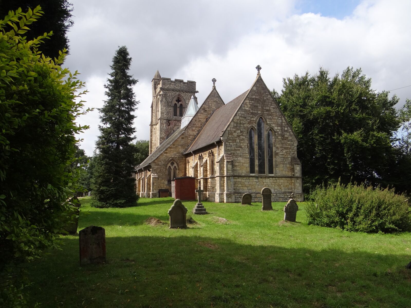 Sony Cyber-shot DSC-HX100V sample photo. Skellingthorpe, church, graveyard photography