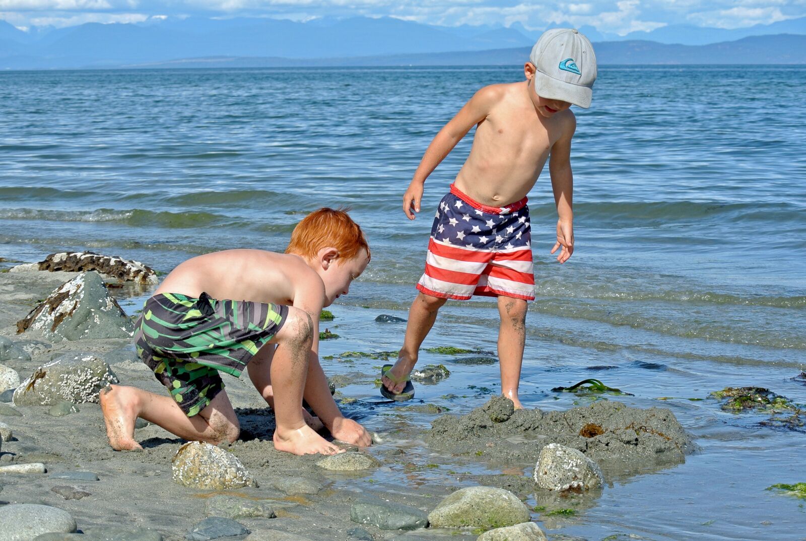 Nikon 1 J1 sample photo. Kids, beach, boys photography