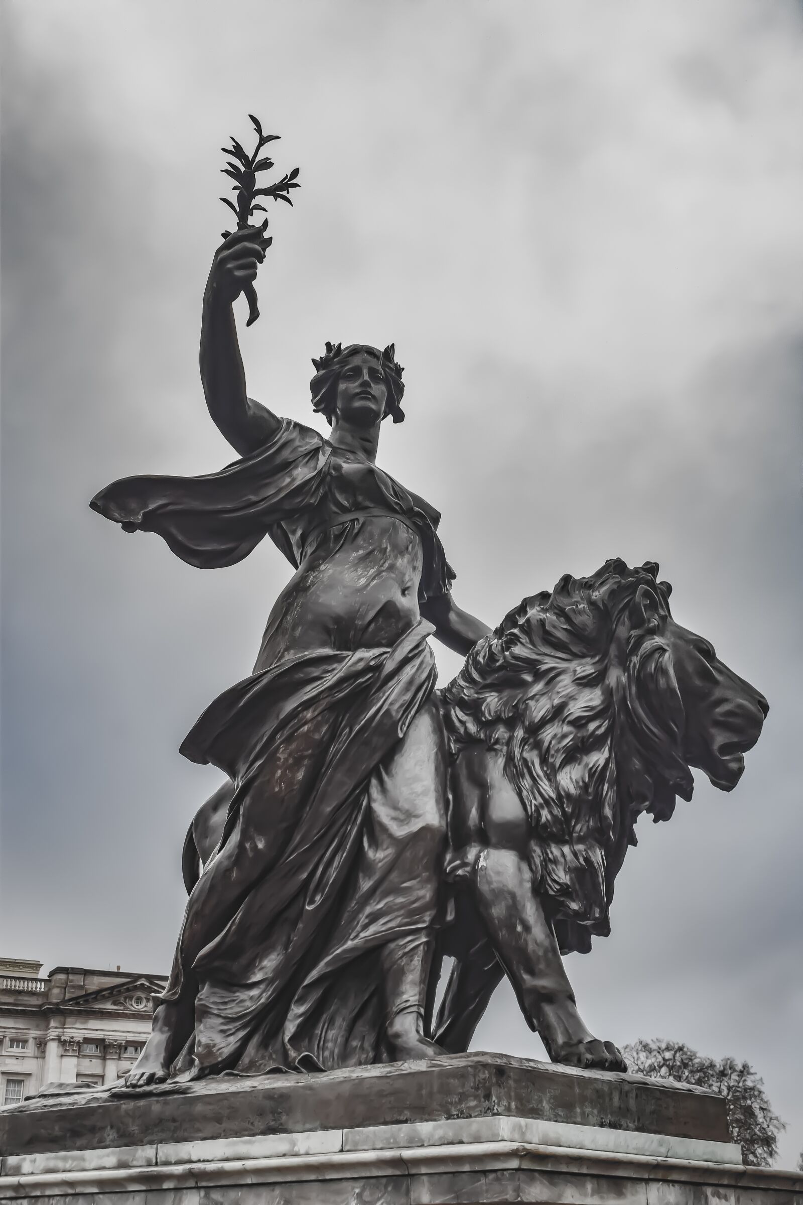 Nikon D3300 sample photo. The queen victoria memorial photography