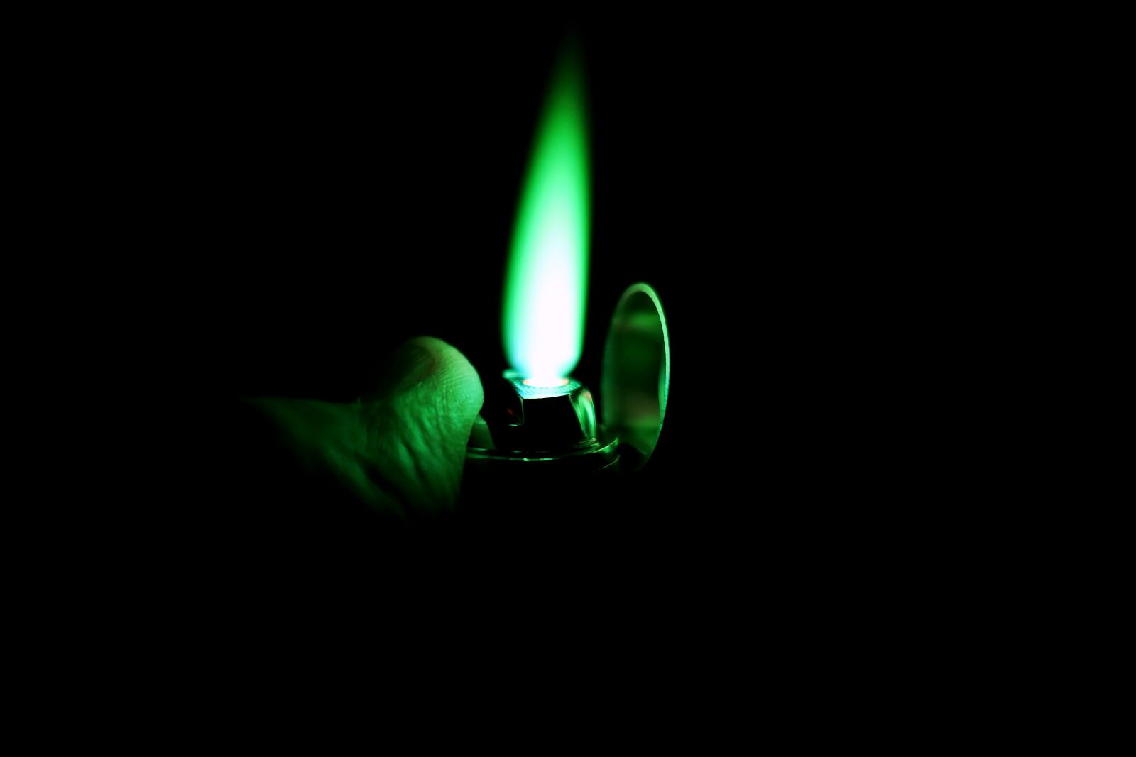 Panasonic Lumix DMC-LX10 (Lumix DMC-LX15) sample photo. Storm lighter, fire, lighter photography