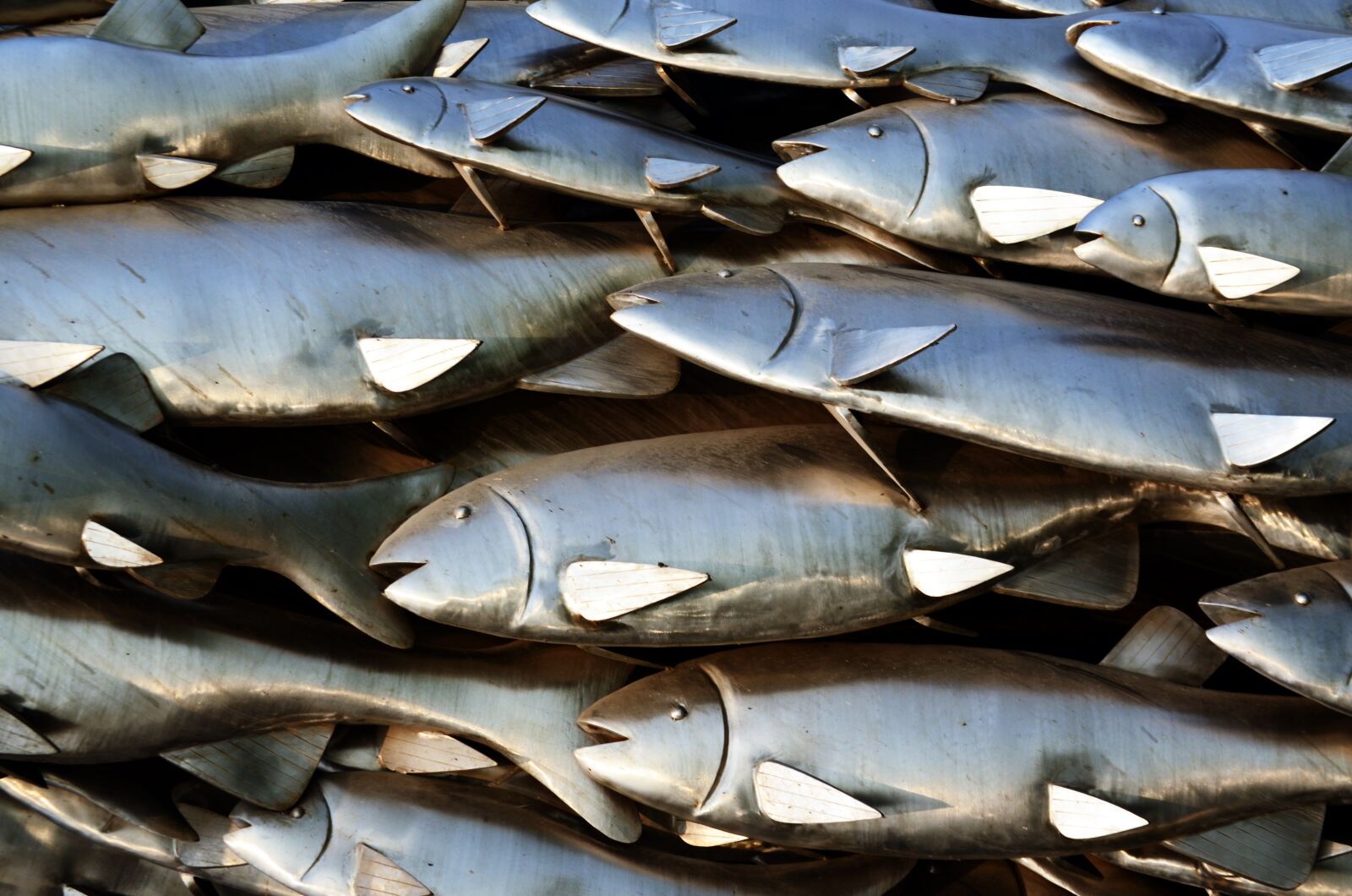 Nikon D5100 sample photo. Fish, sculpture, metal photography