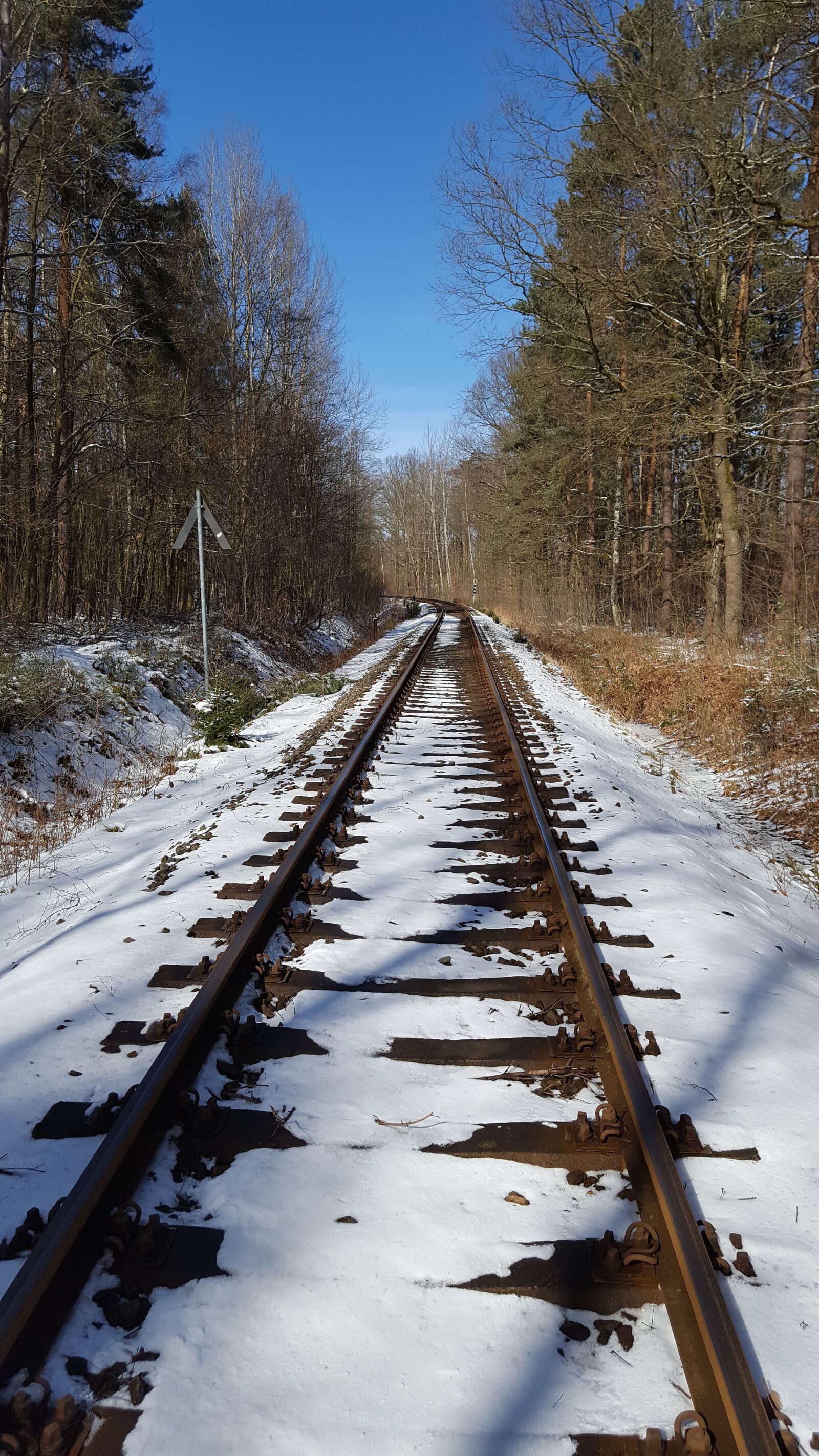 Samsung Galaxy S6 sample photo. Race track, road, railway photography