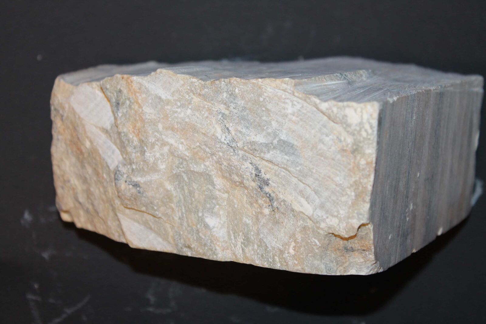 Canon EOS 1100D (EOS Rebel T3 / EOS Kiss X50) sample photo. Geology, stone, cube, solid photography