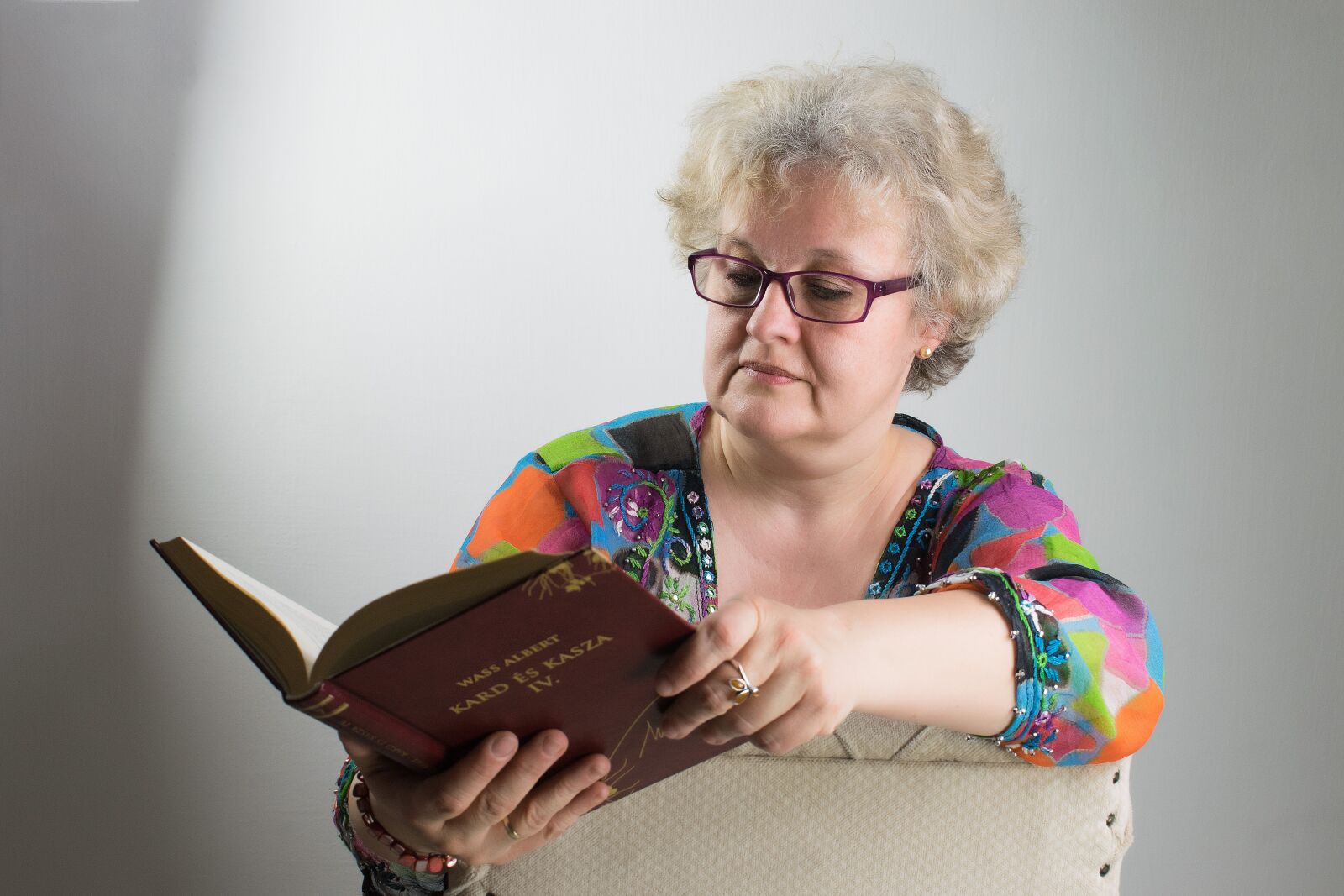 Nikon D5300 sample photo. Woman, portrait, specs photography