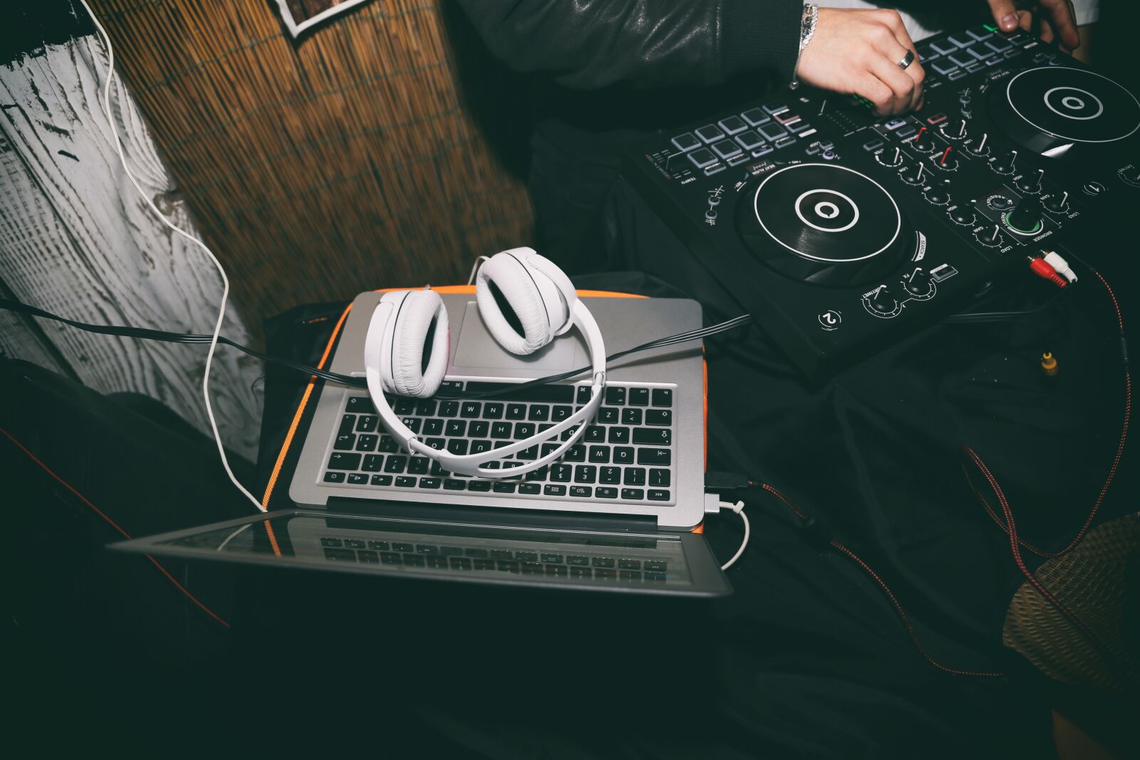 Canon EF 24-105mm F3.5-5.6 IS STM sample photo. Dj, music, turntable photography