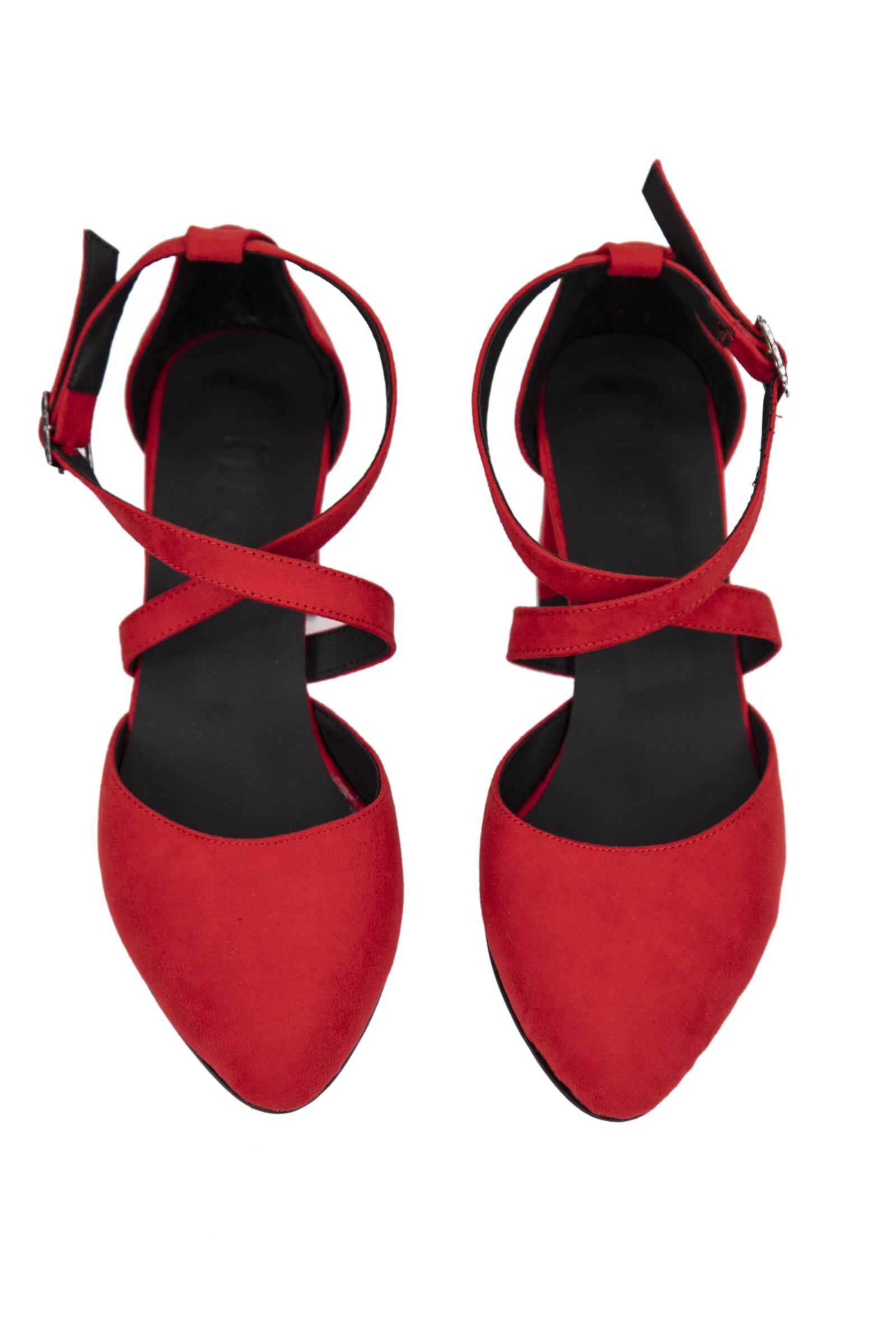 Canon EOS 5D Mark IV sample photo. Shoes, heels, red photography