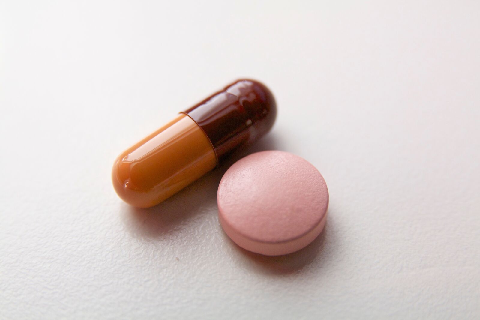 Canon EOS 450D (EOS Rebel XSi / EOS Kiss X2) sample photo. Pills, tablets, medicine photography