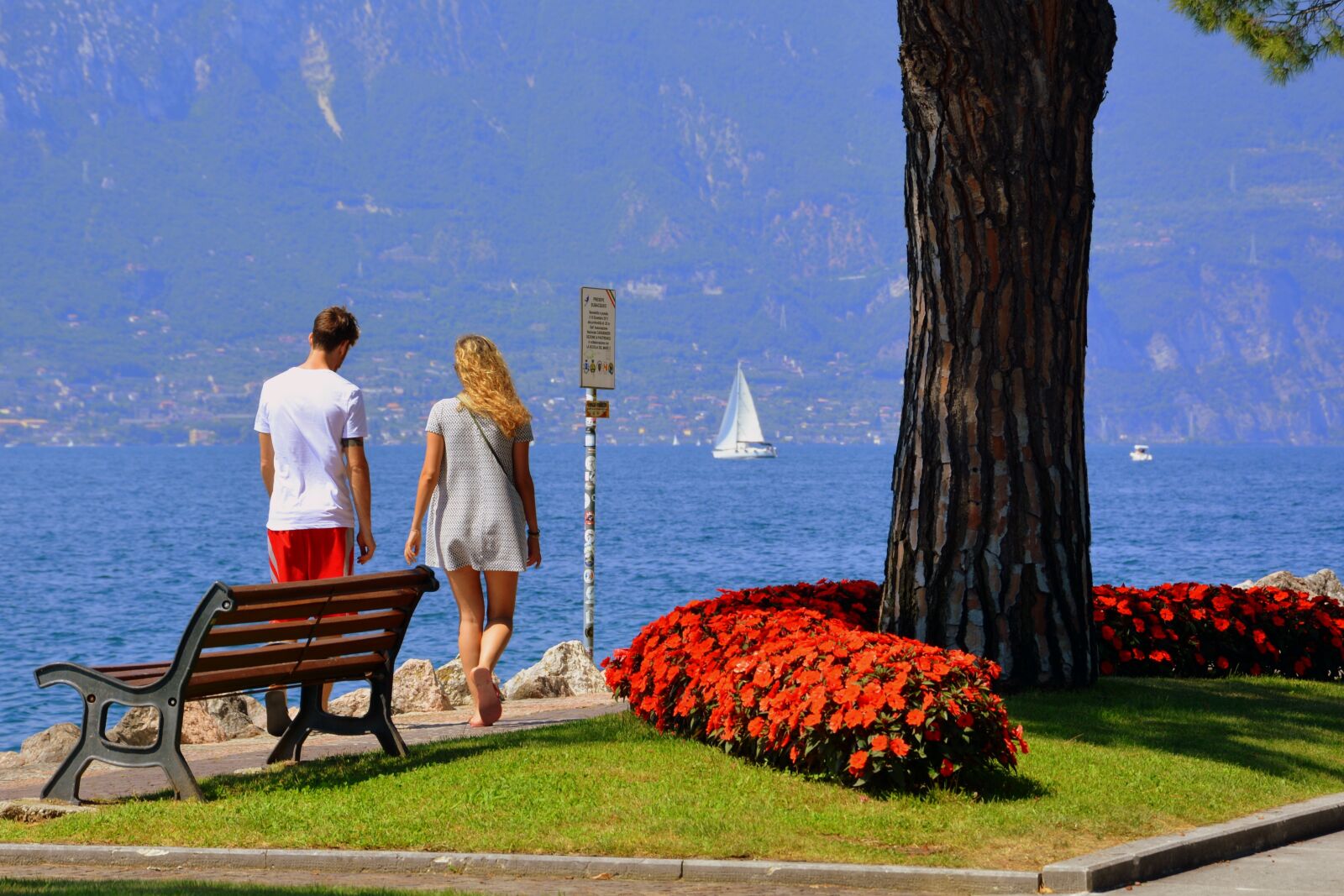 Nikon D7100 sample photo. Couple, lake, bench photography