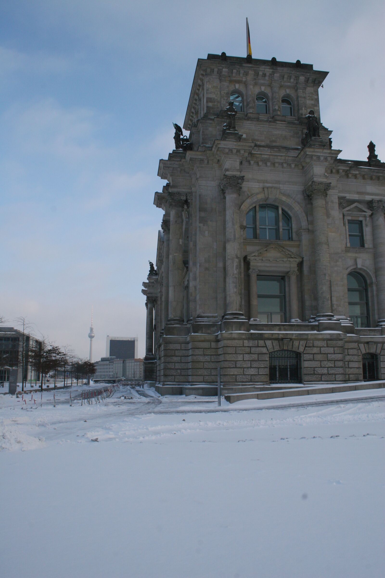 Canon EOS 20D sample photo. Berlin, reichstag, bundestag photography