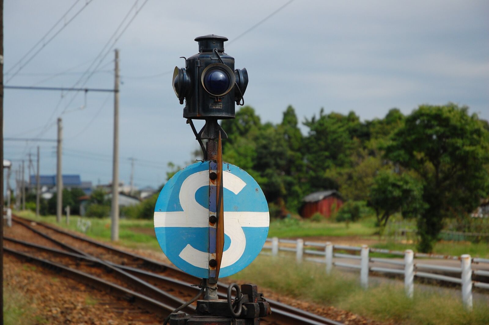 Nikon D40 sample photo. Train, local lines, traffic photography