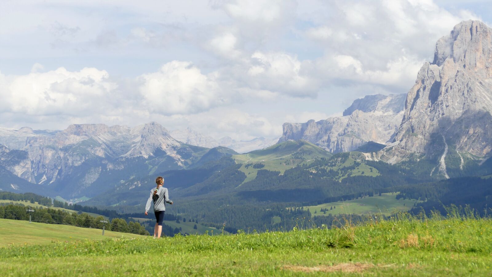 Panasonic Lumix DMC-FZ1000 sample photo. Mountains, child, alm photography
