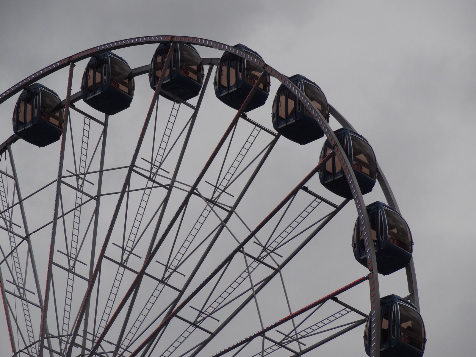 Sony Cyber-shot DSC-HX9V sample photo. Ferris wheel, wheel, ride photography