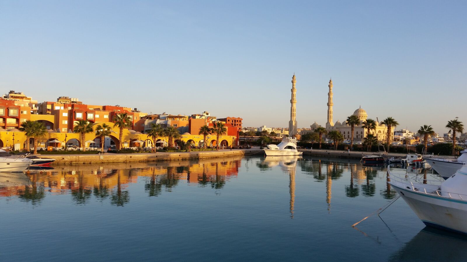 Samsung Galaxy S5 sample photo. Red sea, marina, port photography