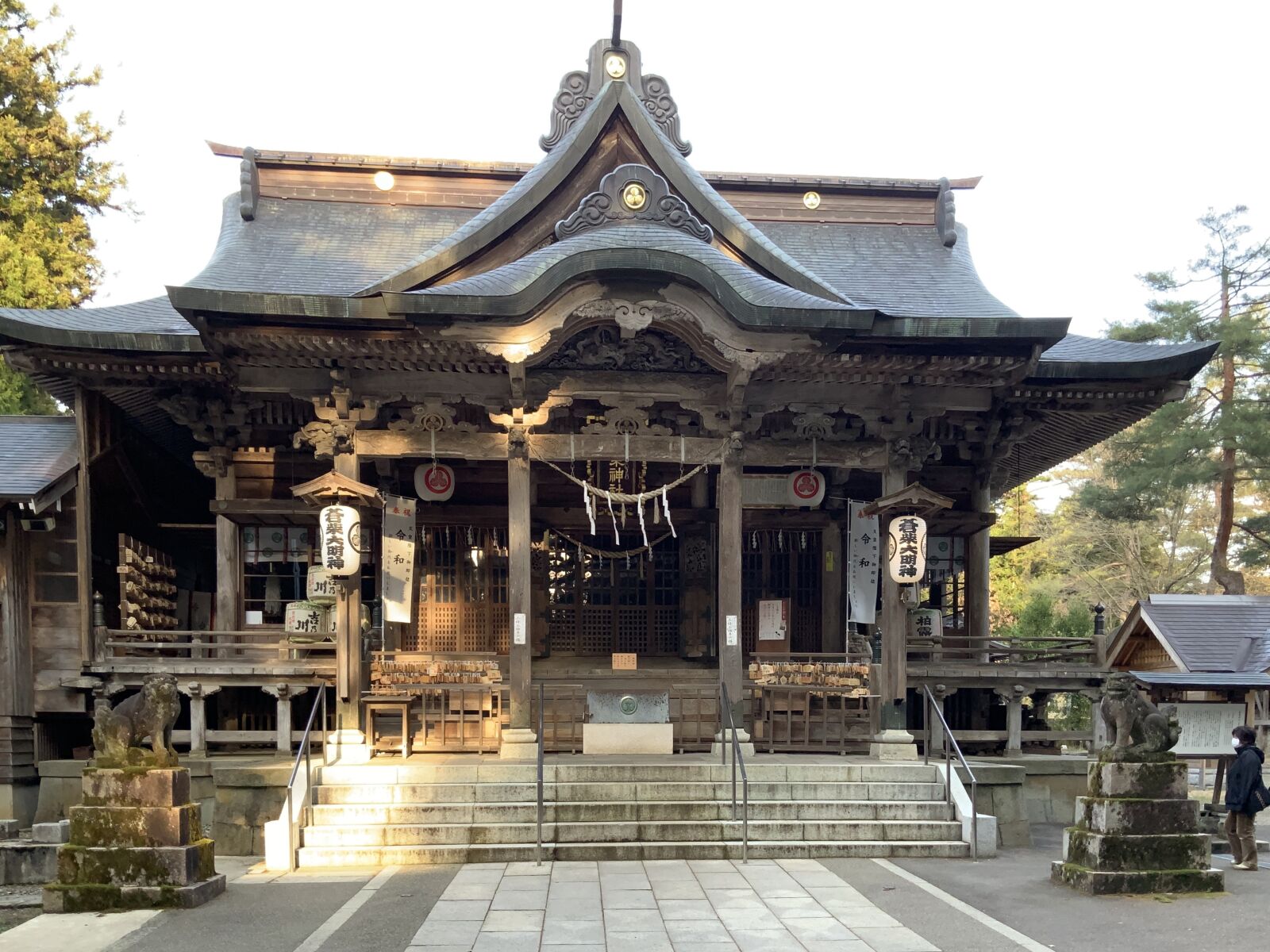 iPad Pro (11-inch) back camera 3mm f/1.8 sample photo. Shinto shrine, japan, shrine photography