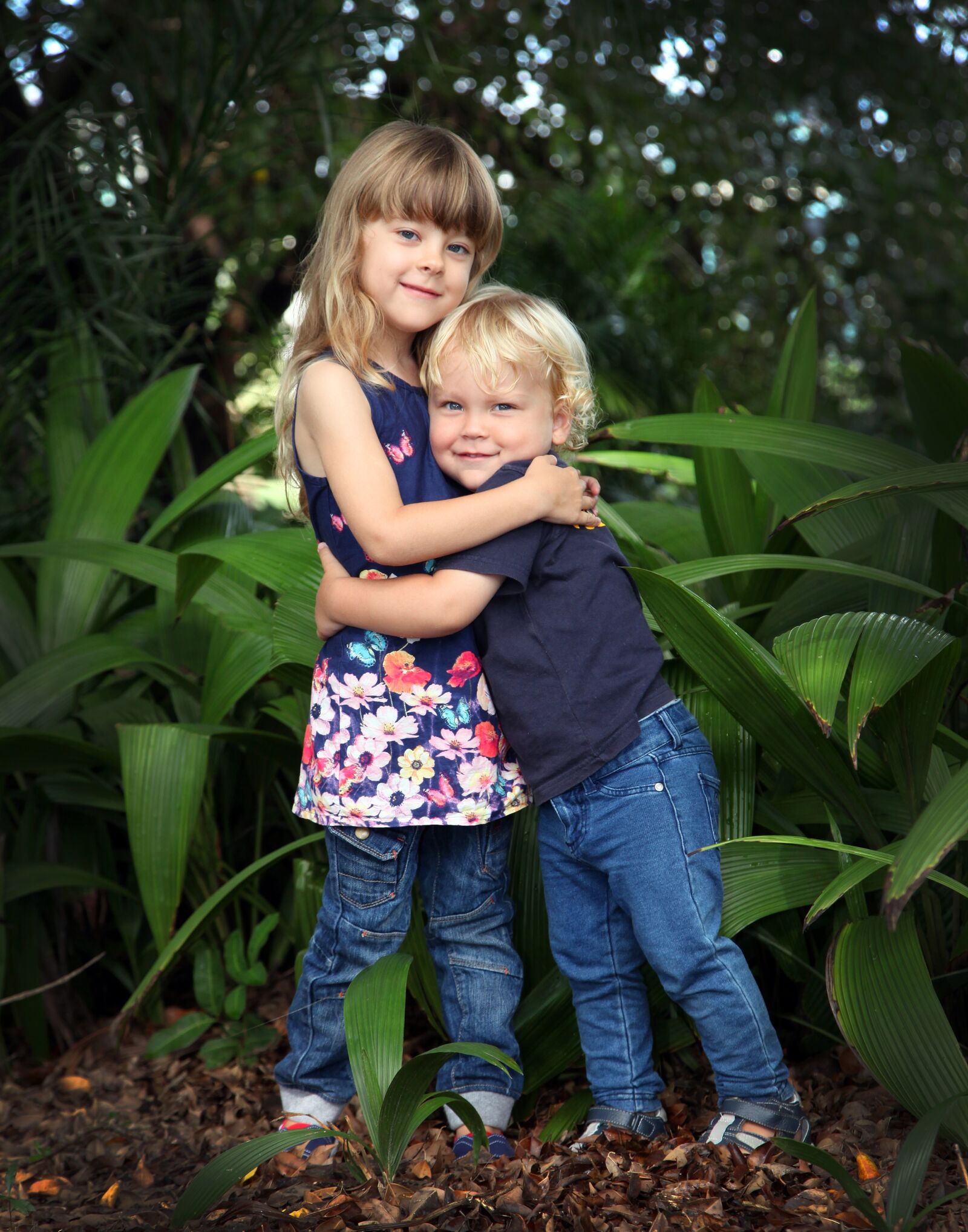 Canon EOS 5D Mark II sample photo. Brother, sister, children photography