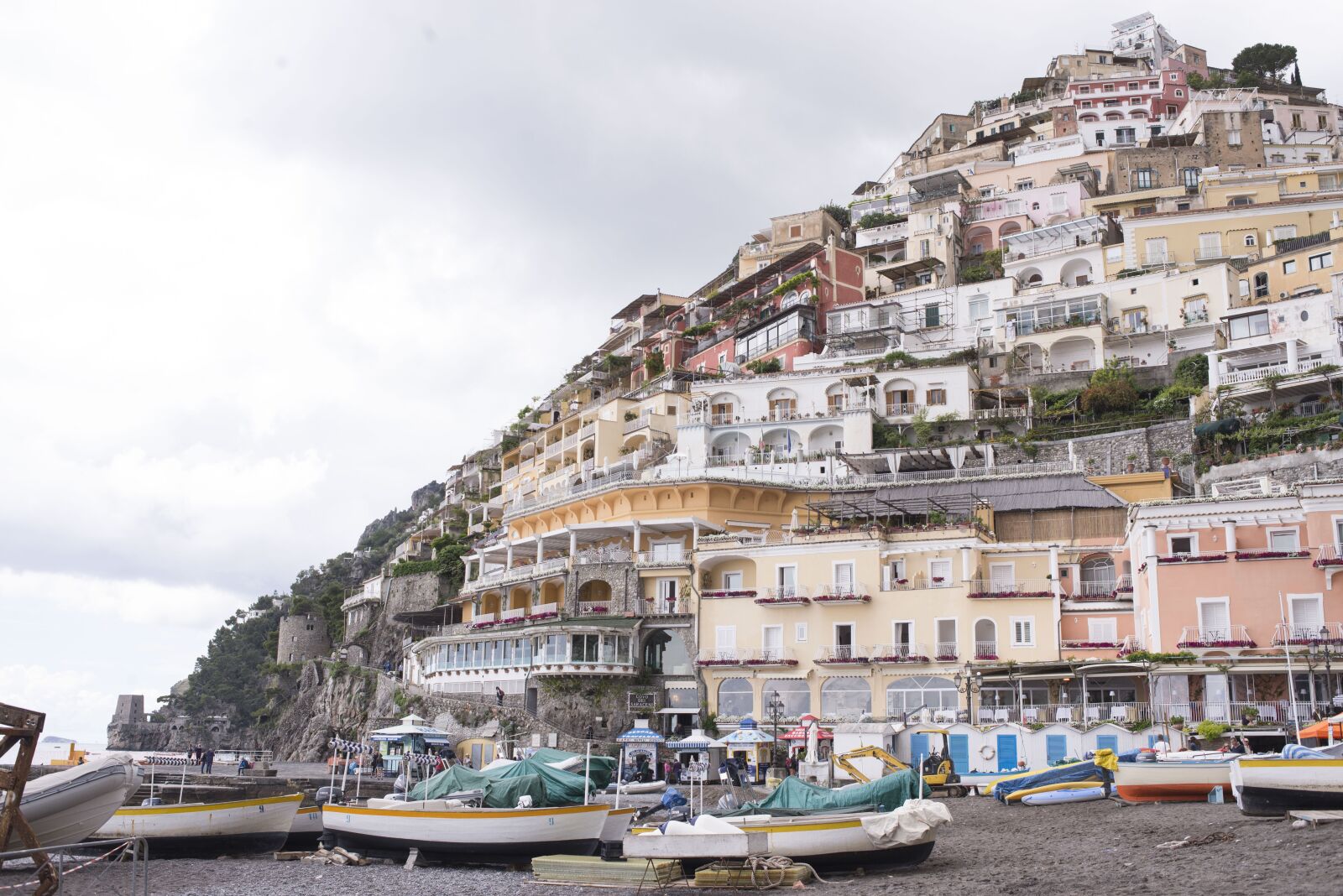 Nikon D610 sample photo. Boats, buildings, coast photography