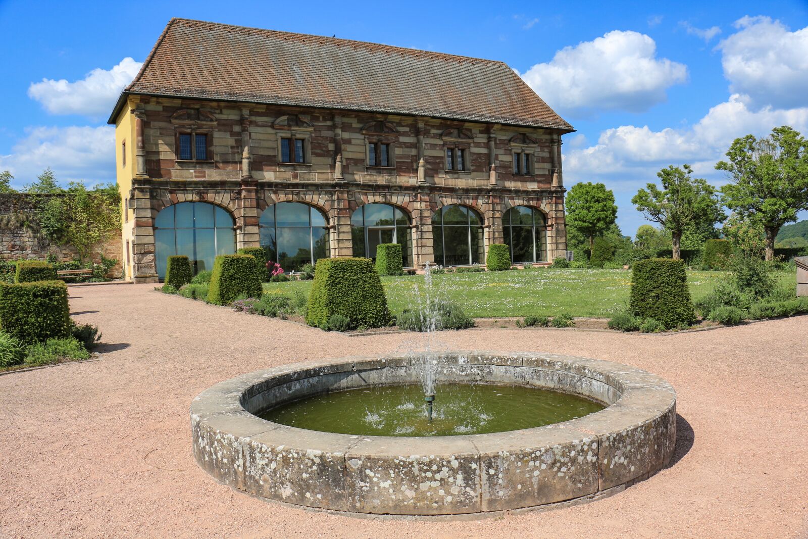 Canon EOS 700D (EOS Rebel T5i / EOS Kiss X7i) sample photo. House, architecture, summer photography