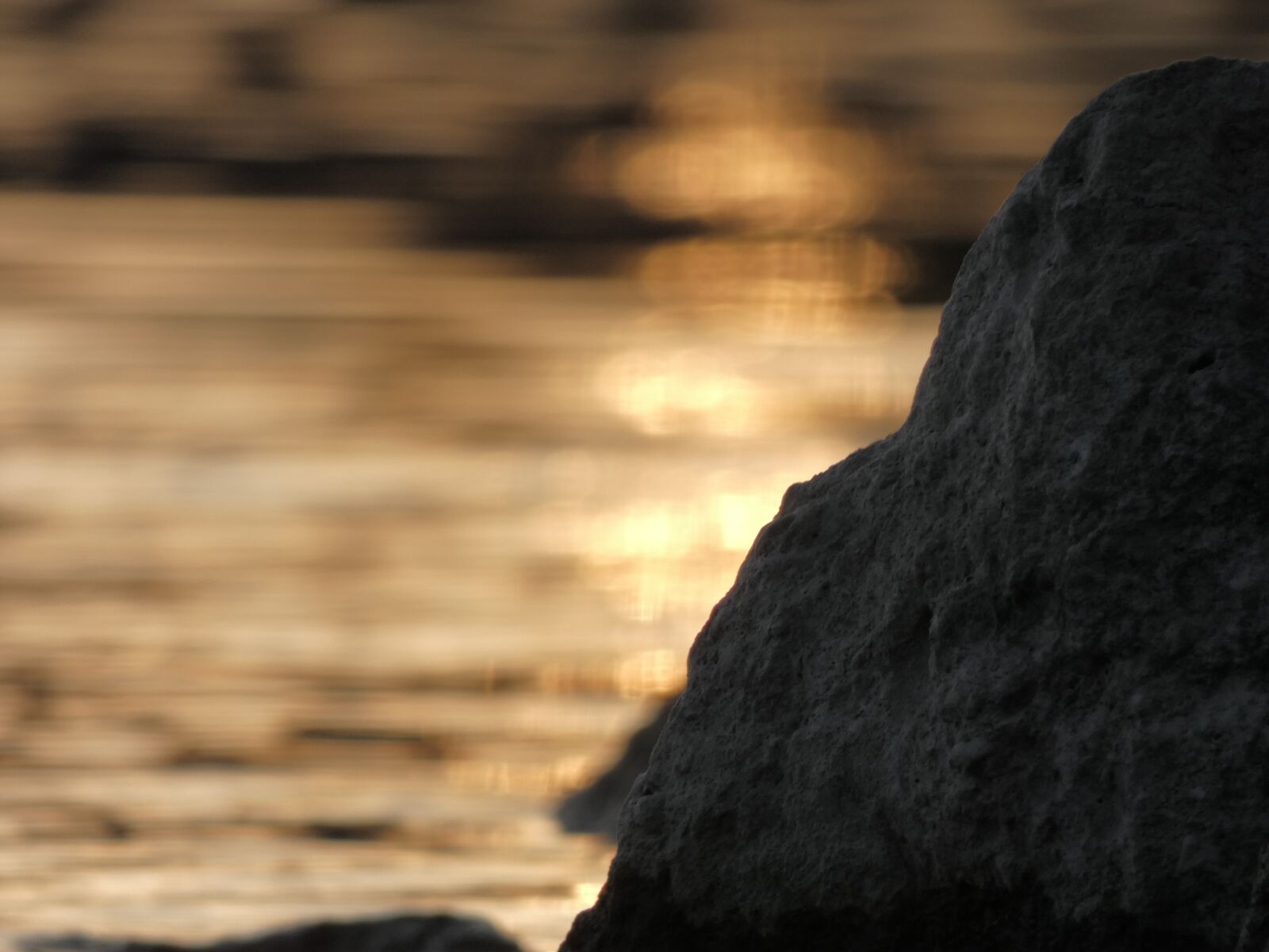 Panasonic Lumix DC-FZ80 (Lumix DC-FZ82) sample photo. Bokeh, stone, sunset photography