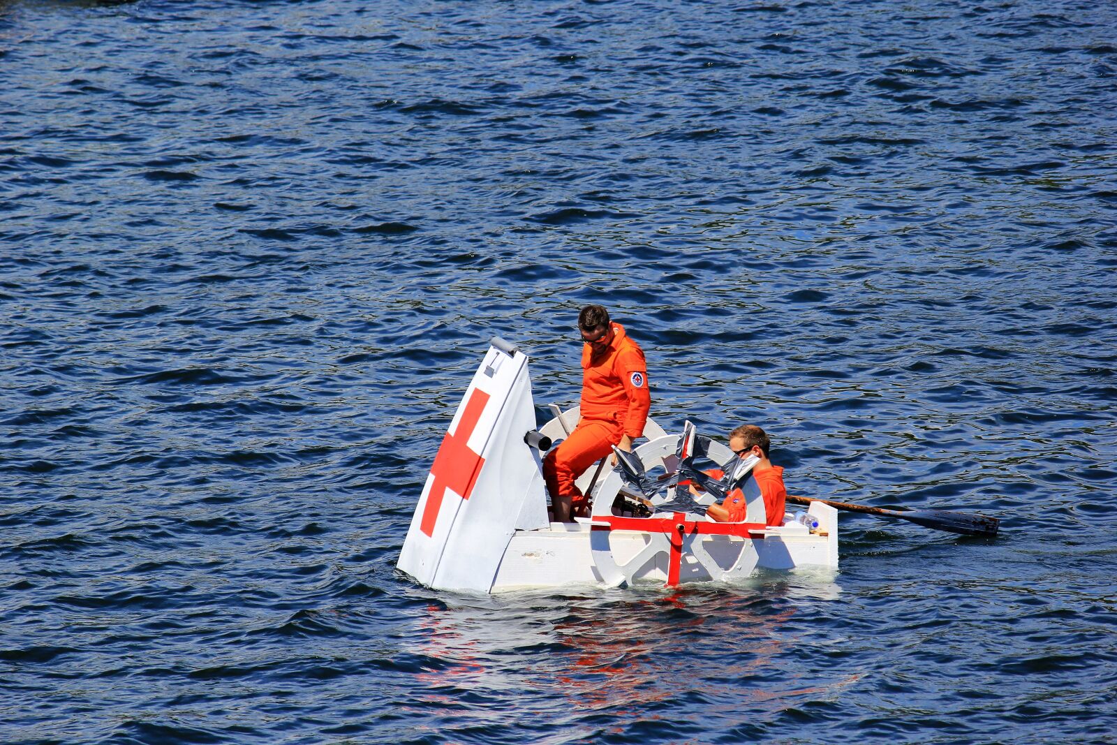 Canon EF-S 55-250mm F4-5.6 IS sample photo. Bathtub race, edersee, dam photography