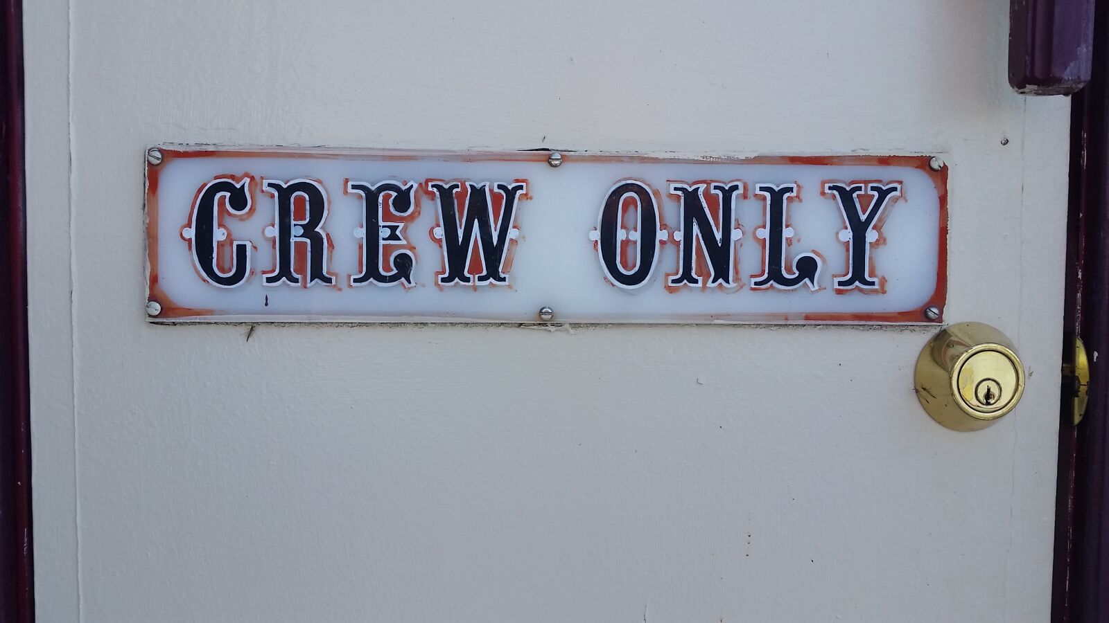 Samsung Galaxy S5 sample photo. Sign, crew, lock photography