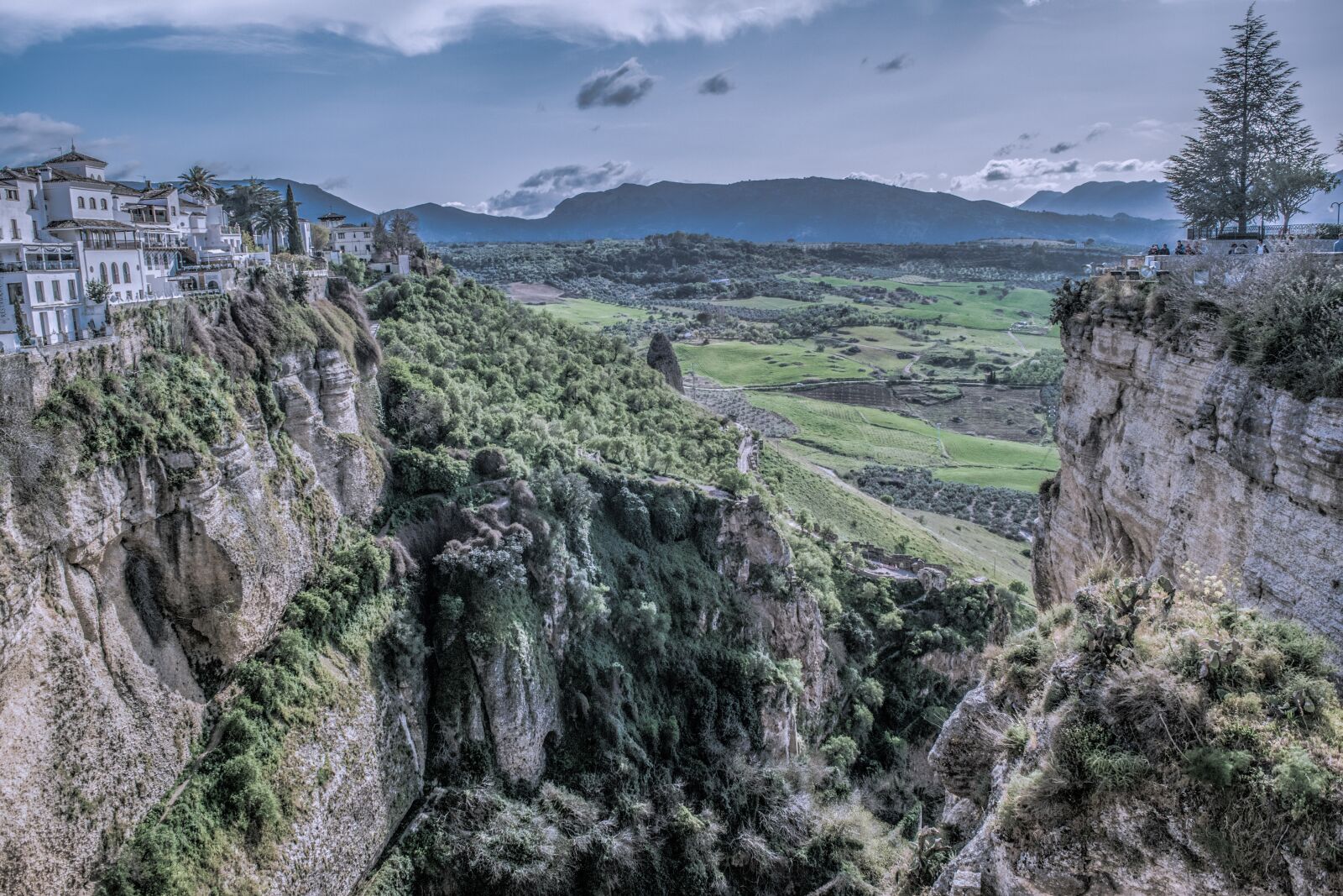 Nikon D3300 sample photo. Round, andalusia, landscape photography