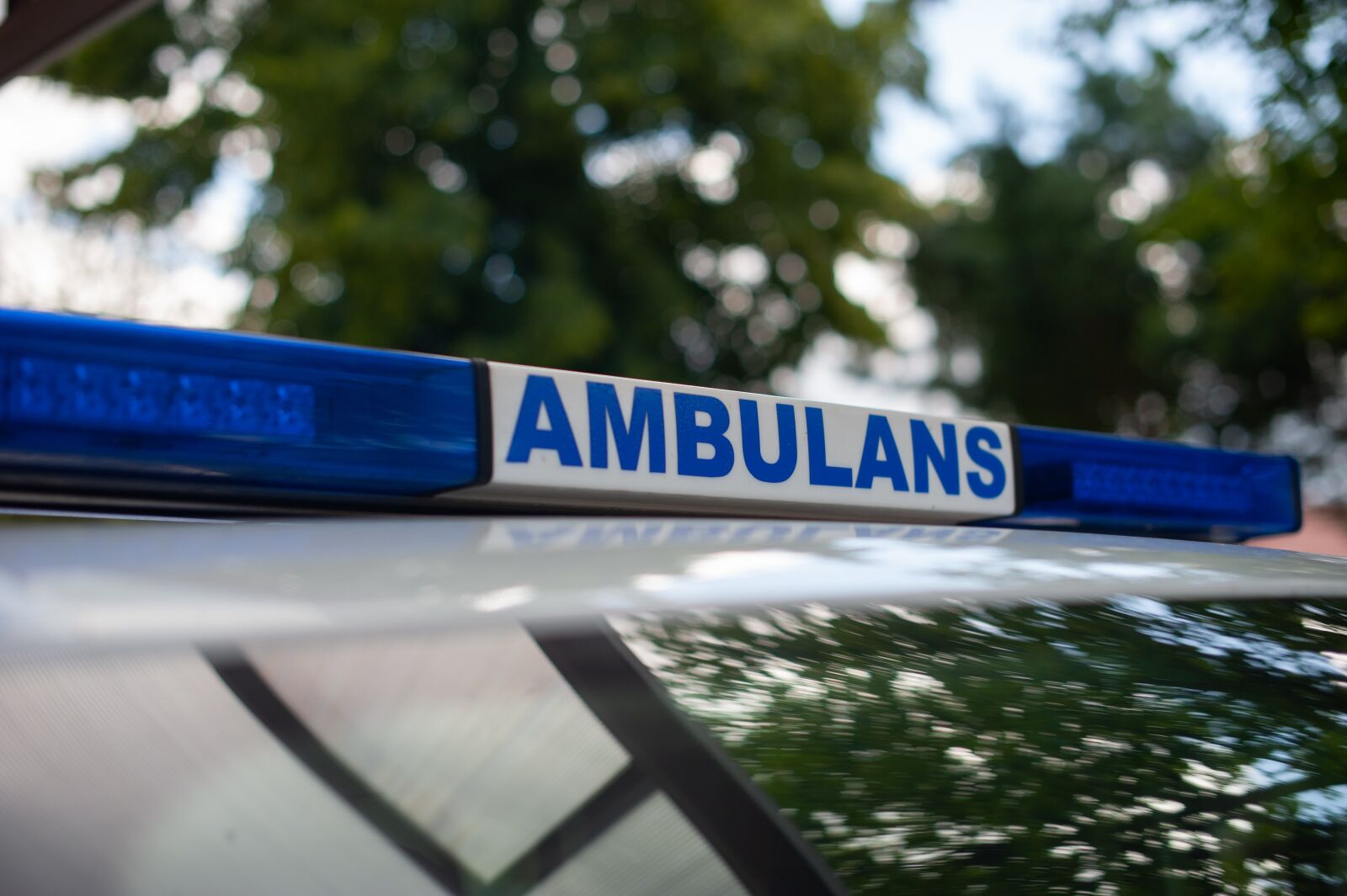 Nikon D700 sample photo. Ambulance, light, alarm photography