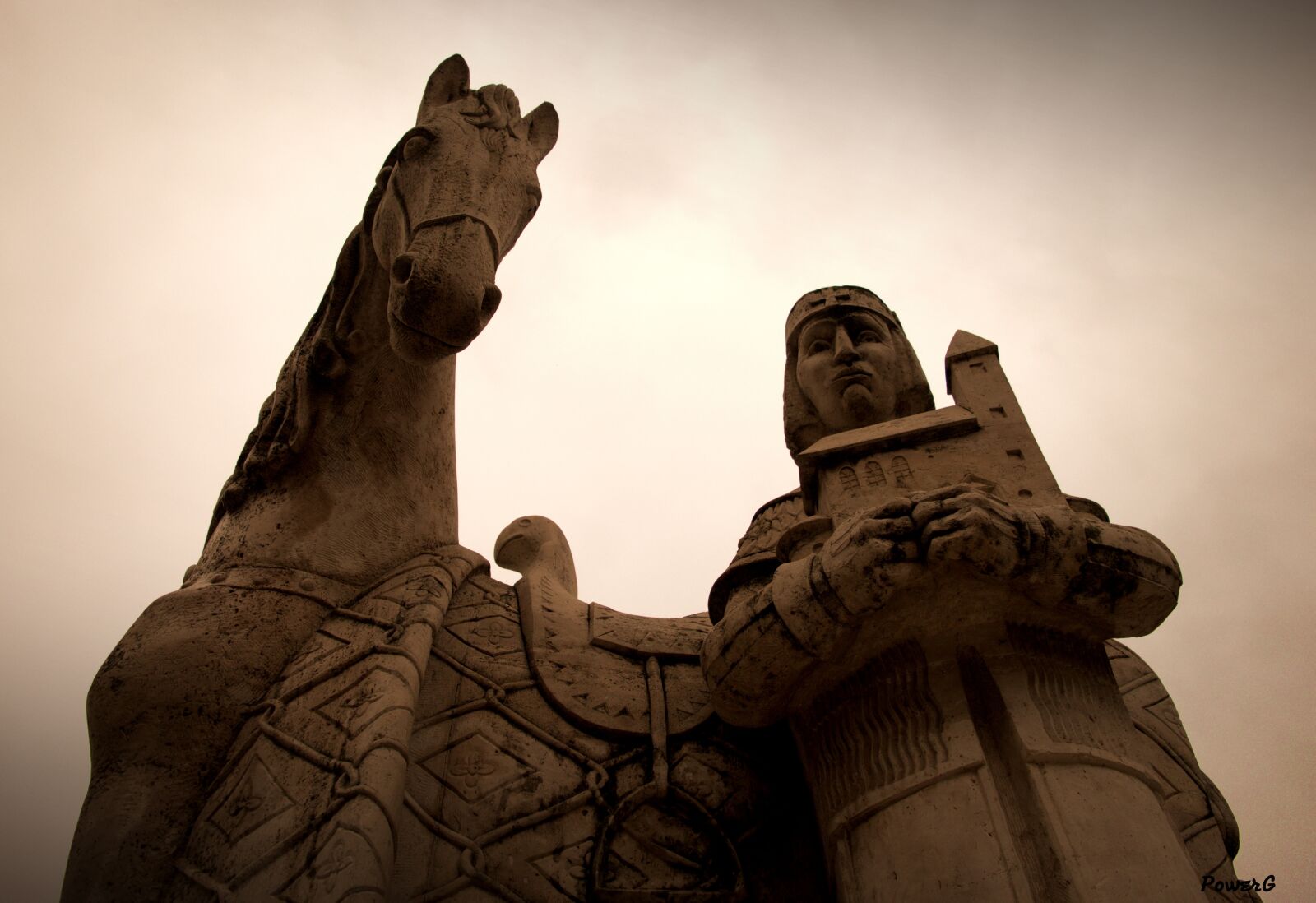 Nikon D3200 sample photo. Statue, king, war photography