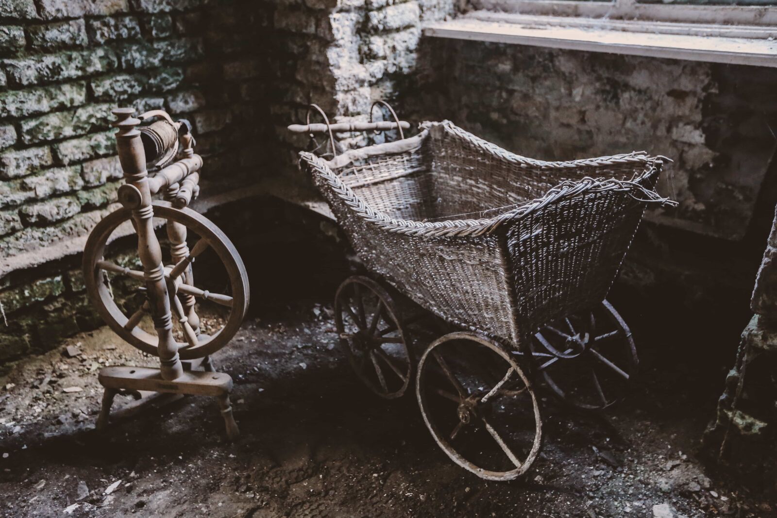 Canon EF 16-35mm F2.8L II USM sample photo. Abandoned, artistic, cart, handmade photography