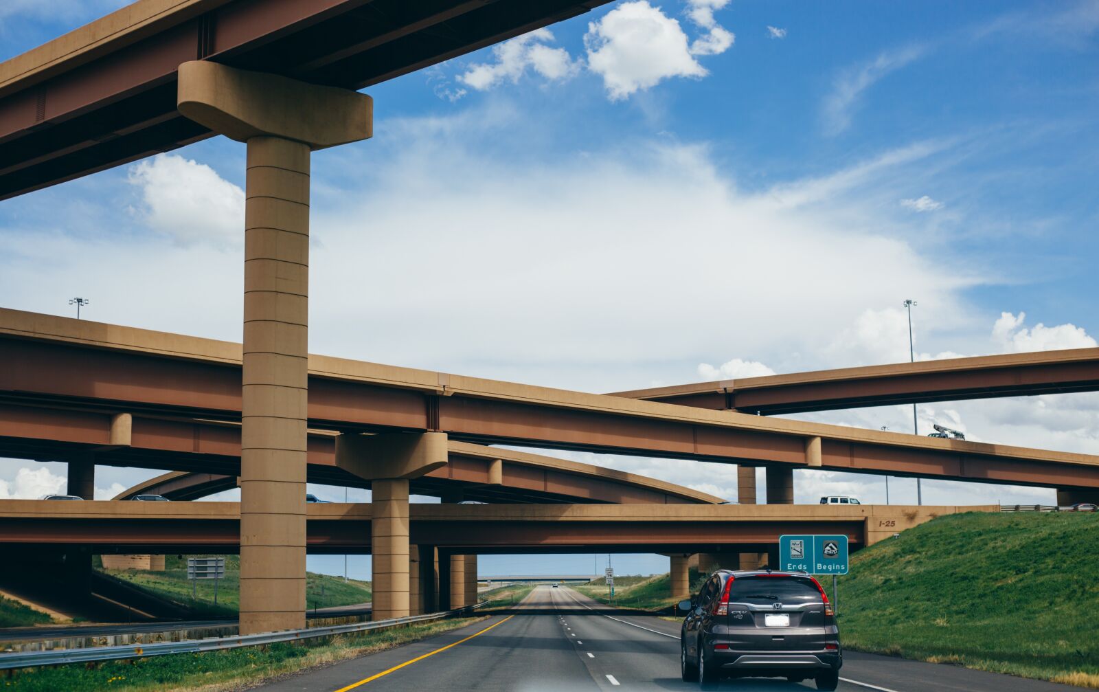 Canon EOS 5D Mark III sample photo. Architecture, asphalt, automobile photography