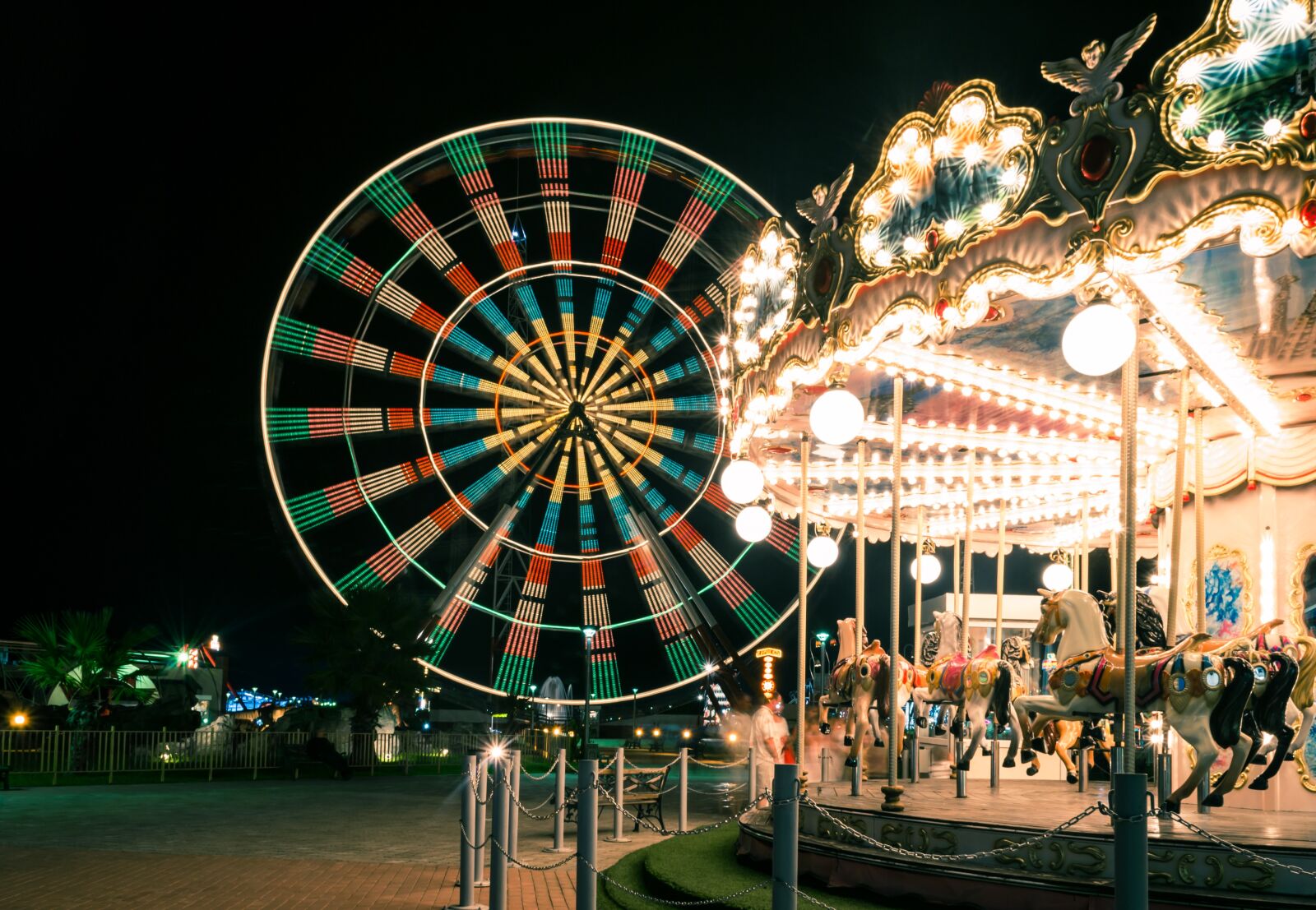 Nikon D3100 sample photo. Amusement park, blurred motion photography