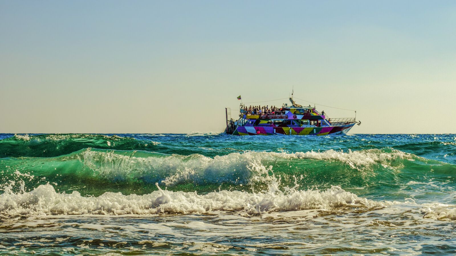 Nikon D3300 sample photo. Waves, sea, spray photography