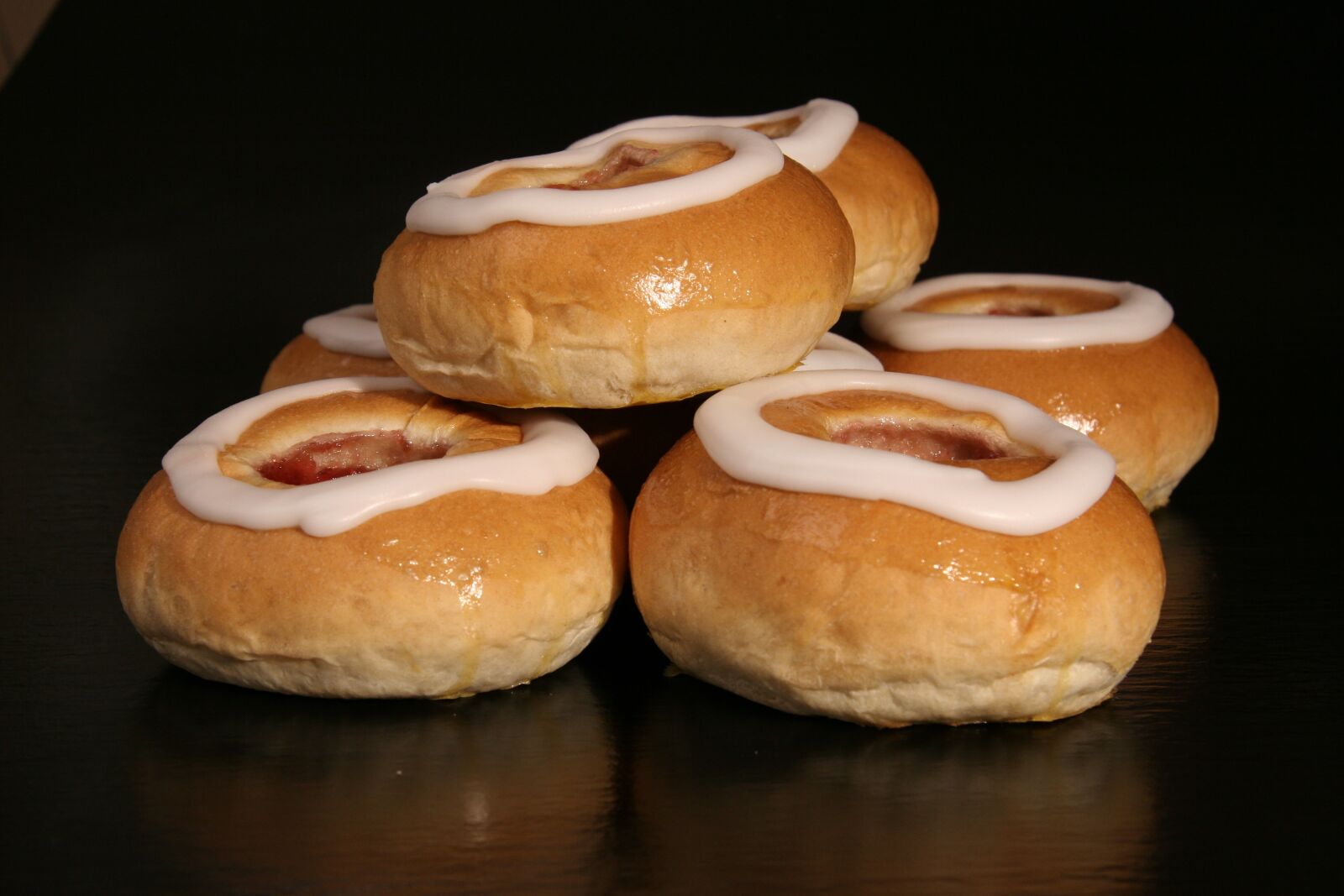 Canon EOS 20D sample photo. Bun, shrovetide dumpling, february photography