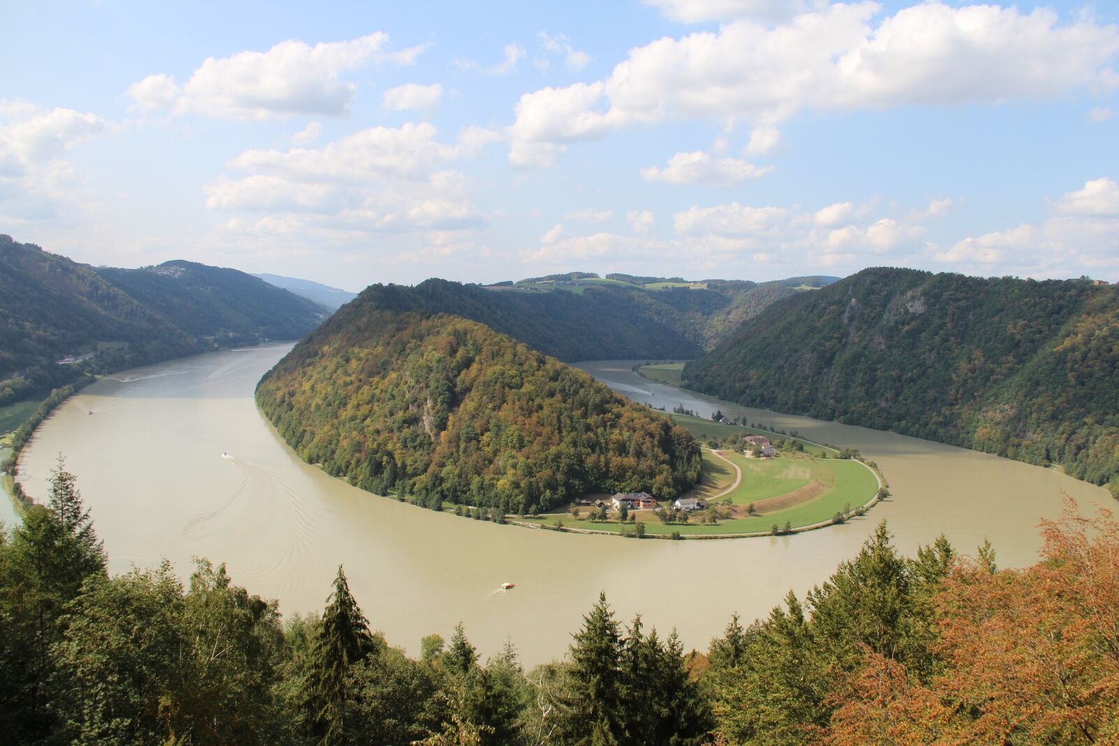 Canon EOS 600D (Rebel EOS T3i / EOS Kiss X5) sample photo. Danube loop, more, danube photography
