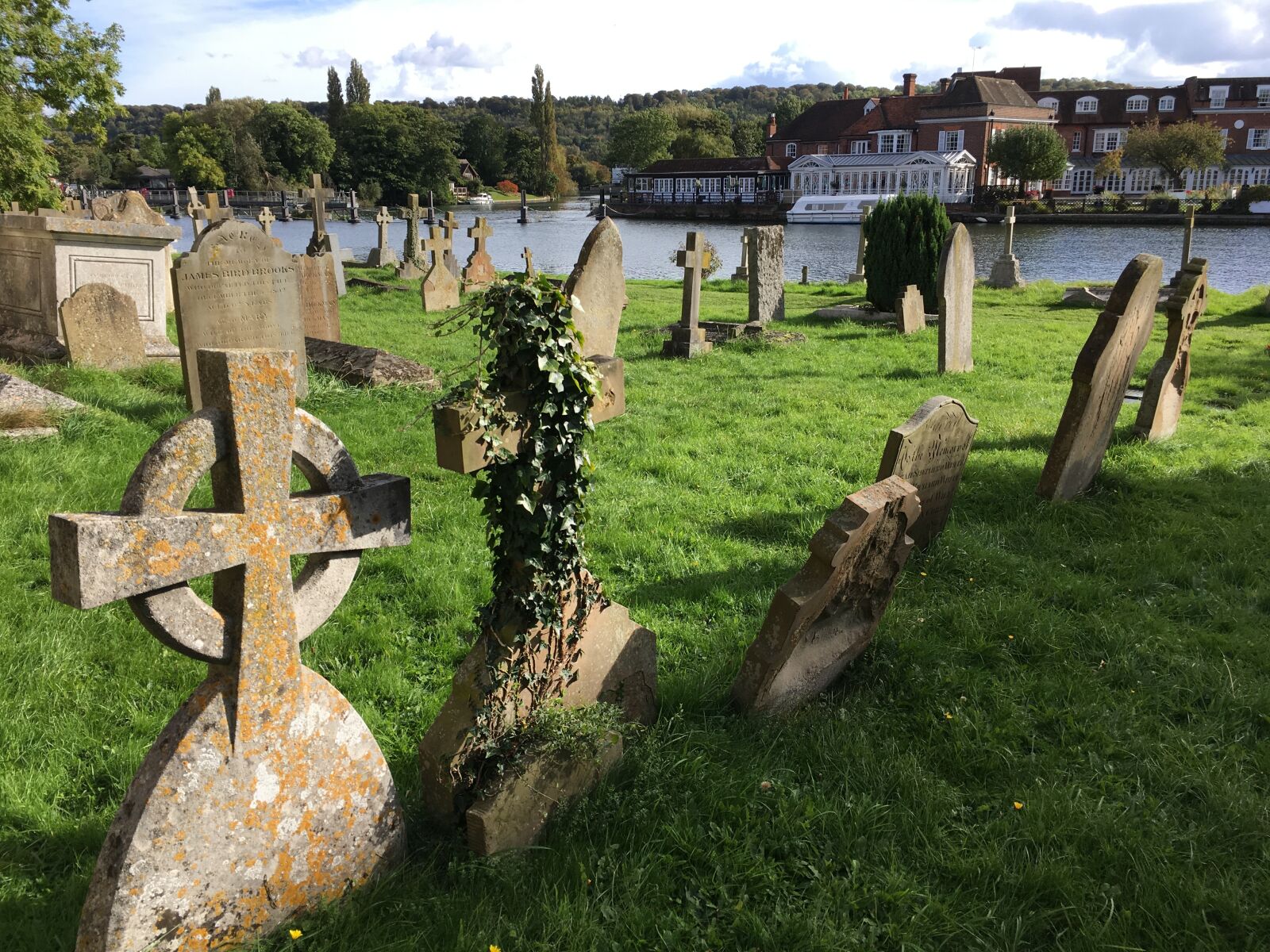 Apple iPhone 6s sample photo. Graveyard, grave, burial photography
