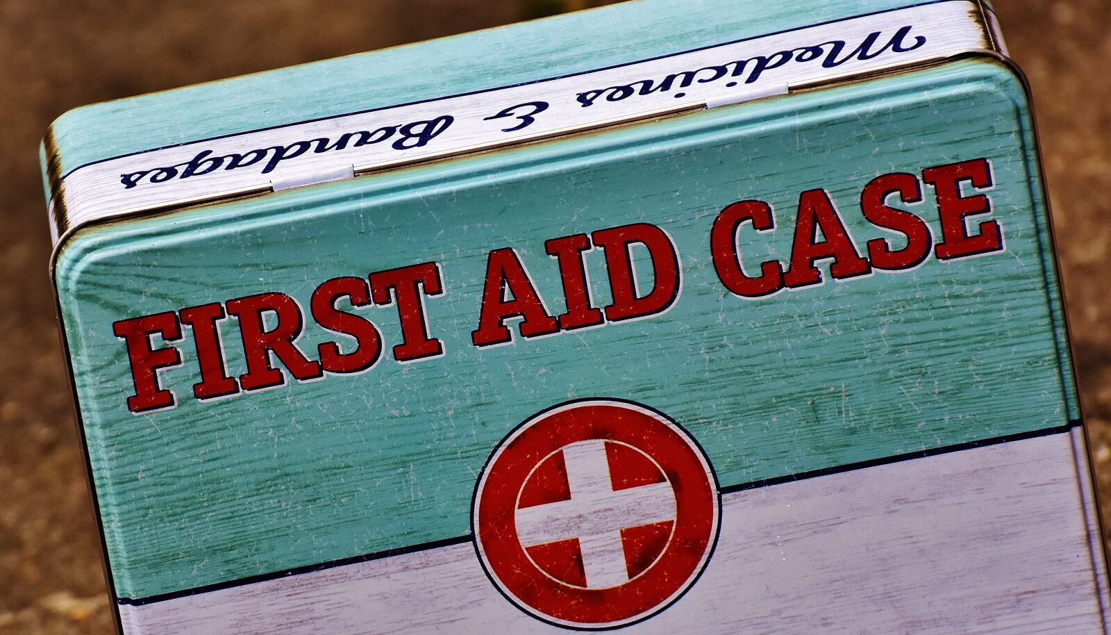 Nikon D7200 sample photo. First aid, box, tin photography