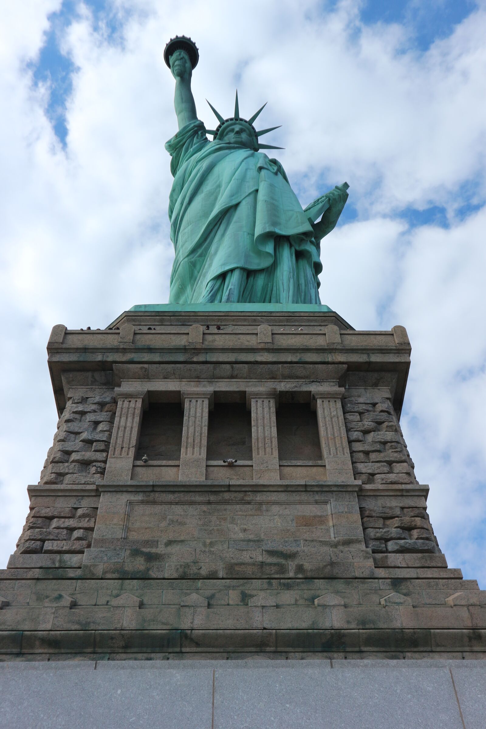 Canon EOS M10 sample photo. Statue of liberty, new photography