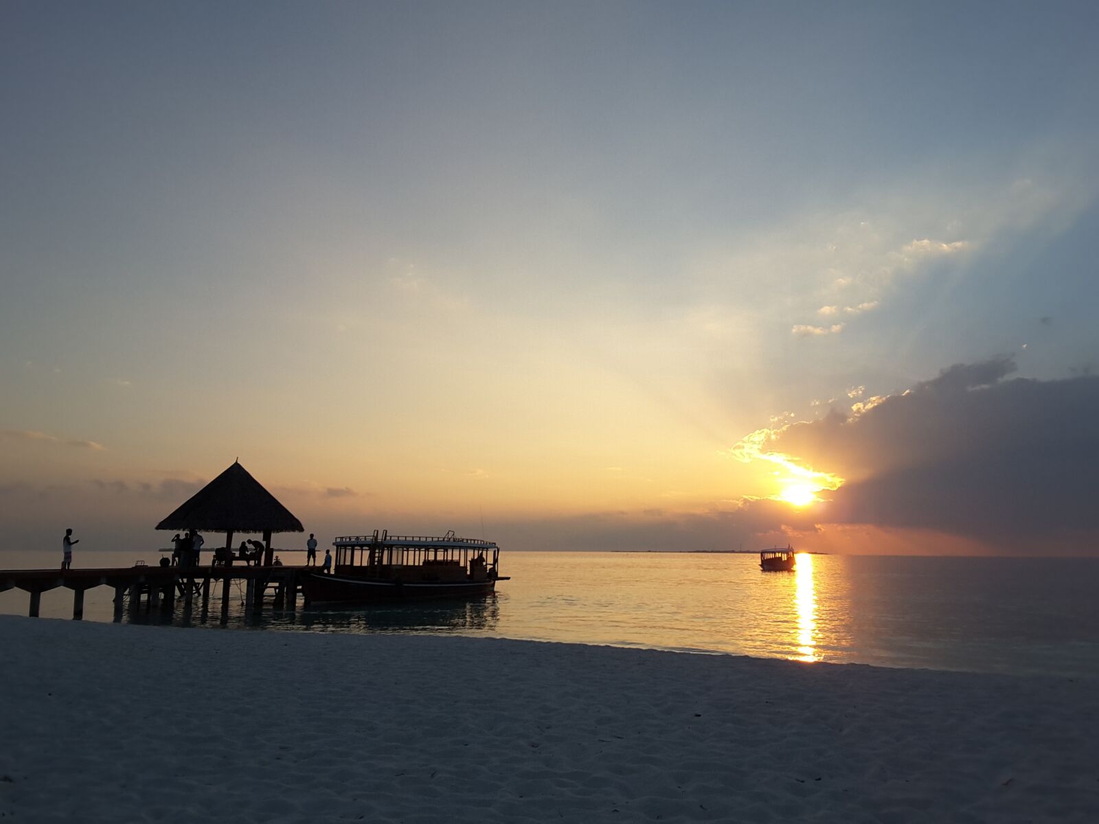 Samsung Galaxy Tab S2 sample photo. Sunset, waters, dawn photography