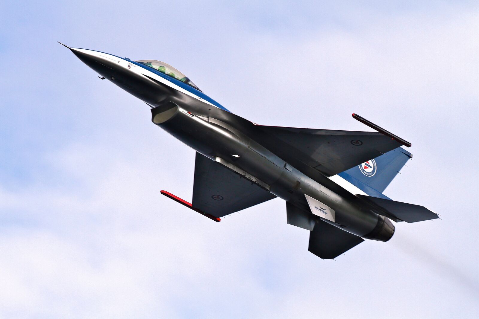 Canon EOS 7D sample photo. F-16, aircraft, airplane photography