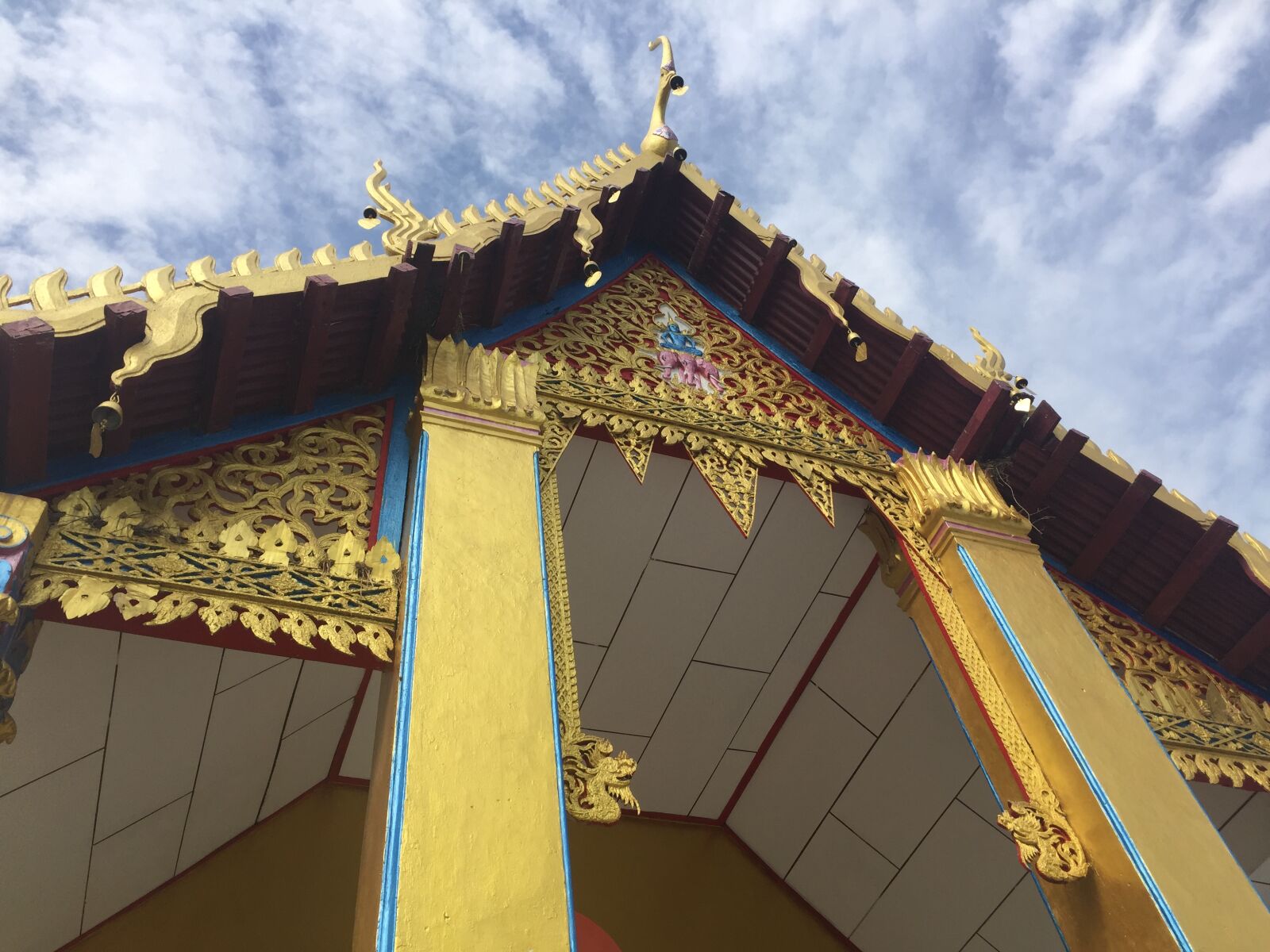 iPhone 6 back camera 4.15mm f/2.2 sample photo. Chai, nat, golden, temple photography