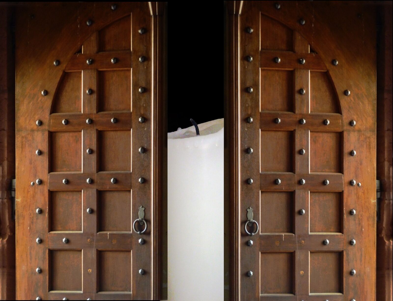 Leica V-LUX 1 sample photo. Door, goal, candle photography