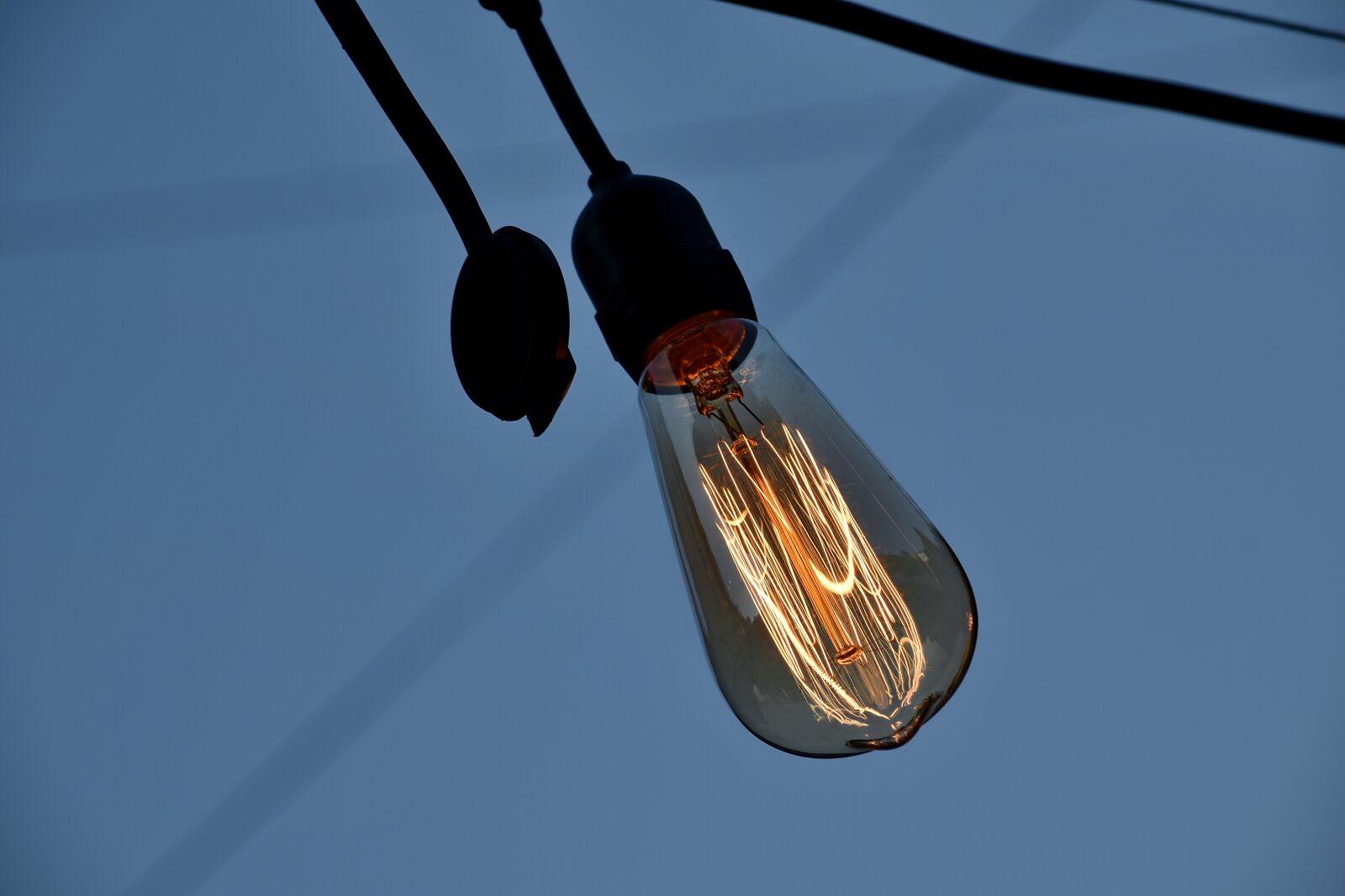 Nikon D5500 sample photo. Wire, electricity, lamp, light photography