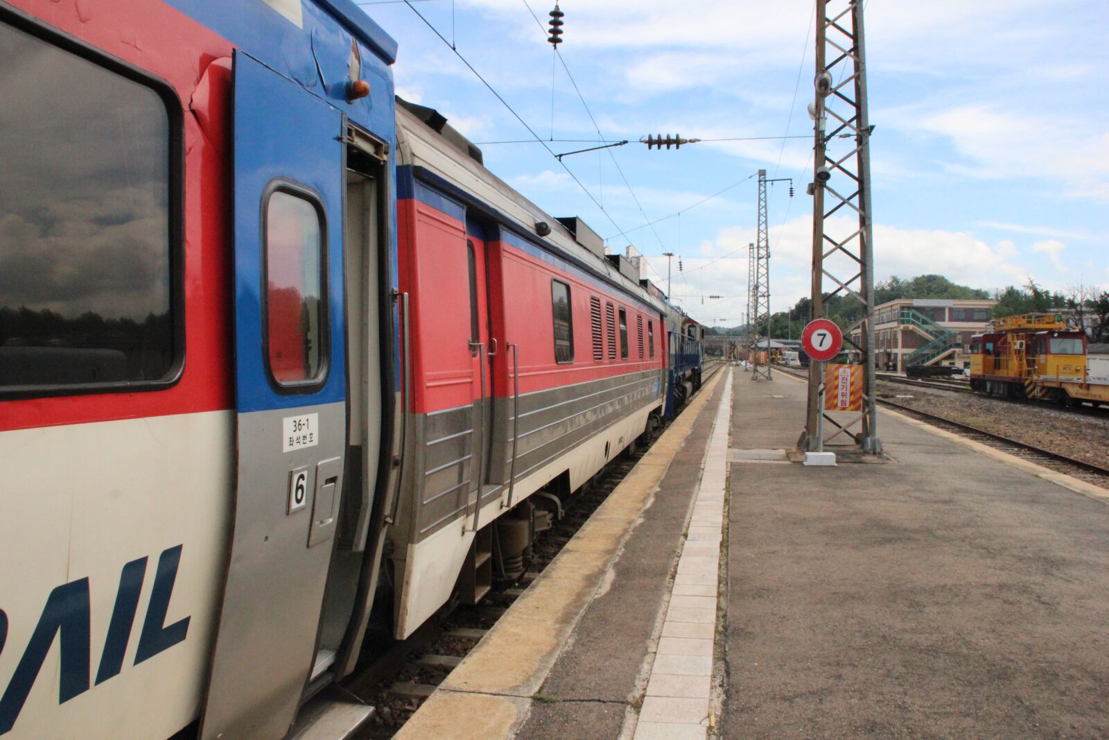 Canon EOS 600D (Rebel EOS T3i / EOS Kiss X5) sample photo. Train, railway, transportation photography
