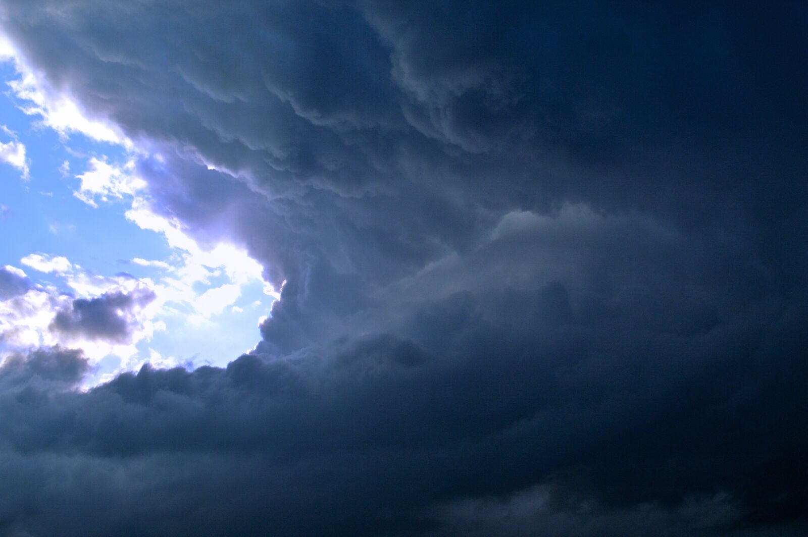 Nikon D3200 sample photo. Clouds, sky, heaven photography