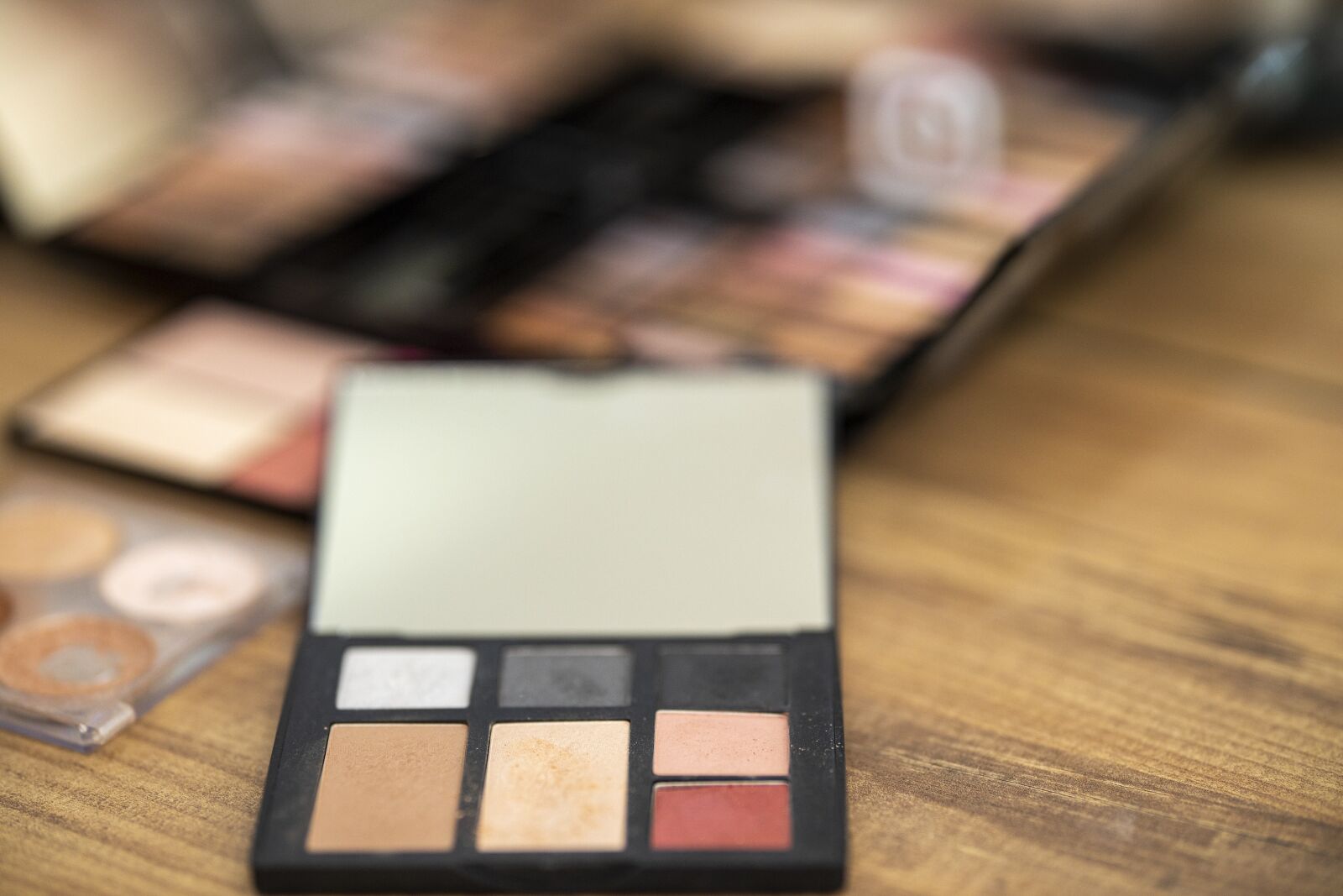 Canon RF 85mm F1.2L USM sample photo. Make-up, colors, eye photography