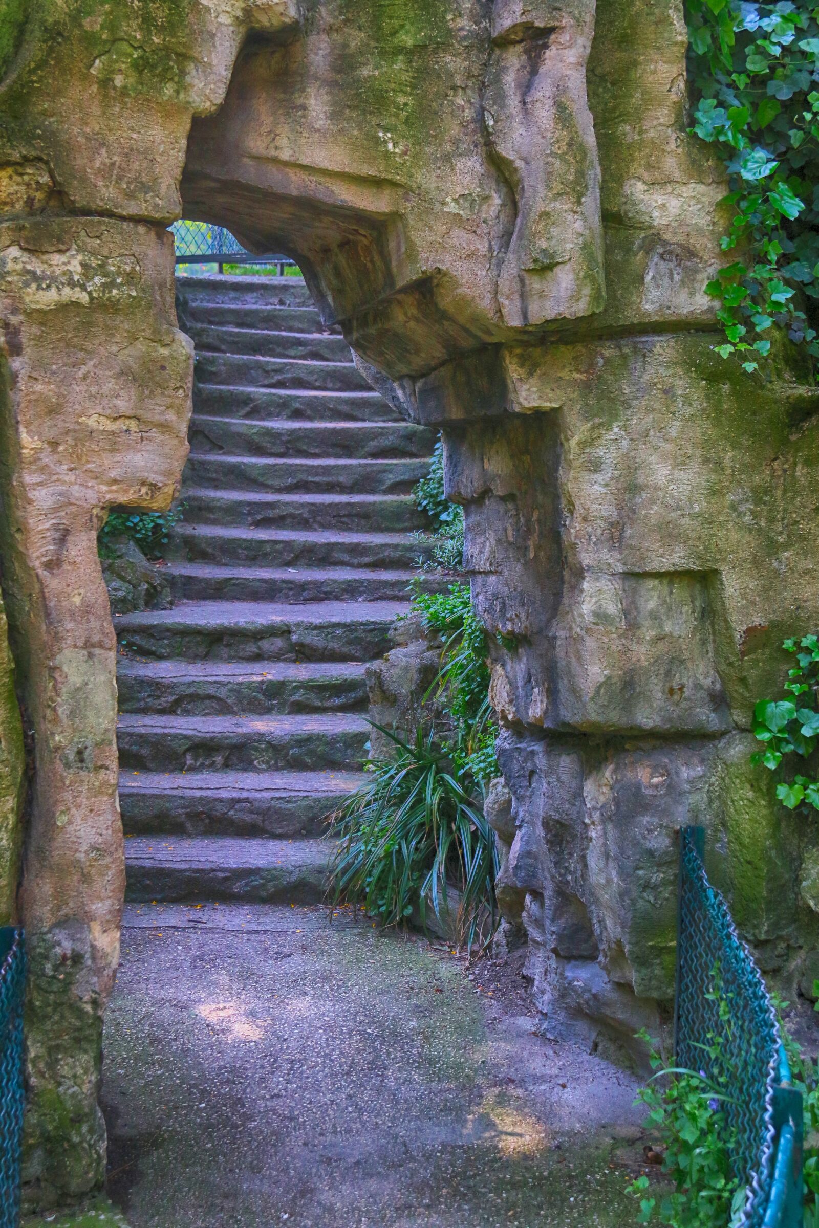 Canon EOS 70D sample photo. Staircase, pierre, roche photography
