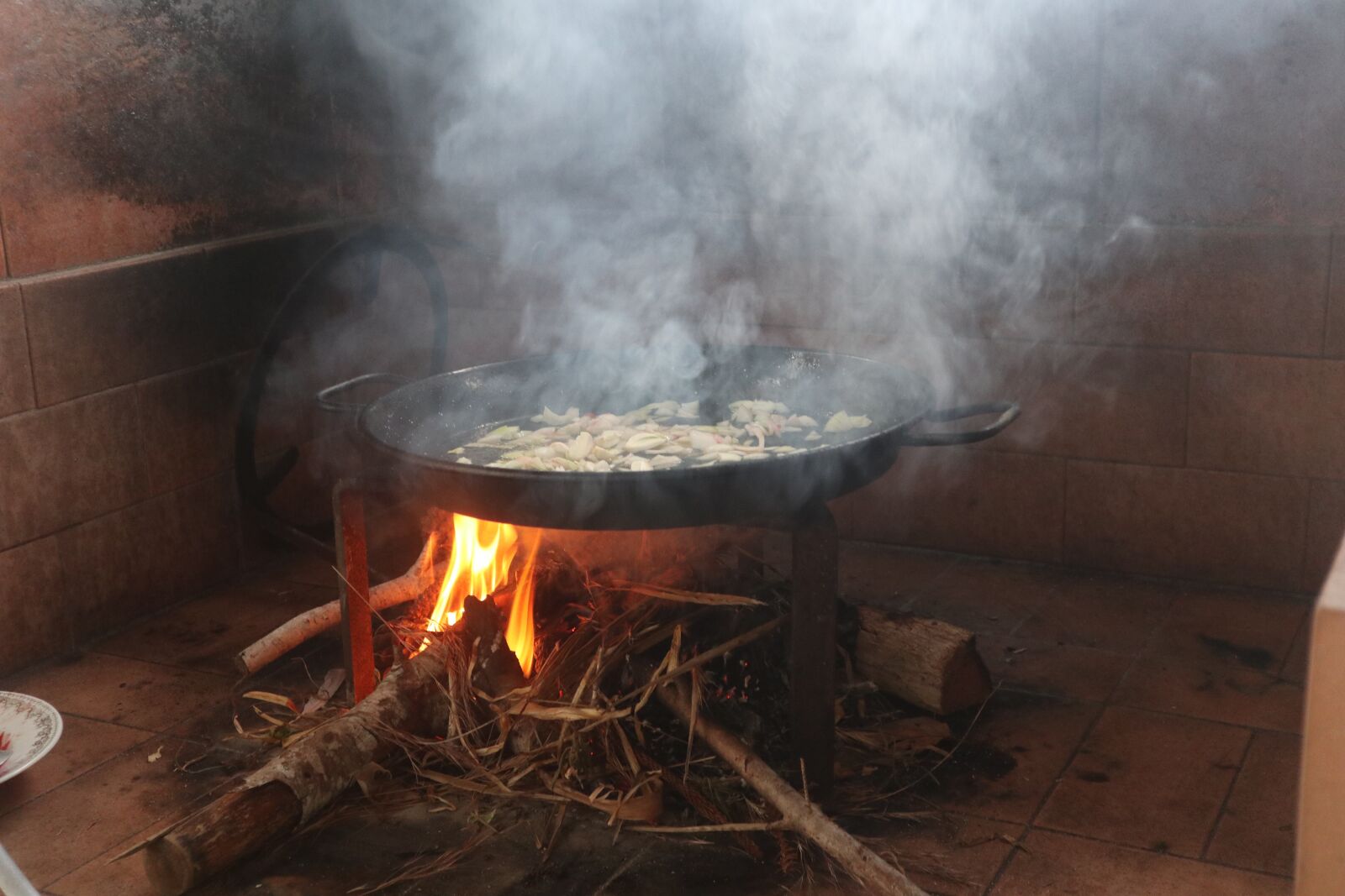 Canon EOS M100 sample photo. Fire, cooking, cook photography