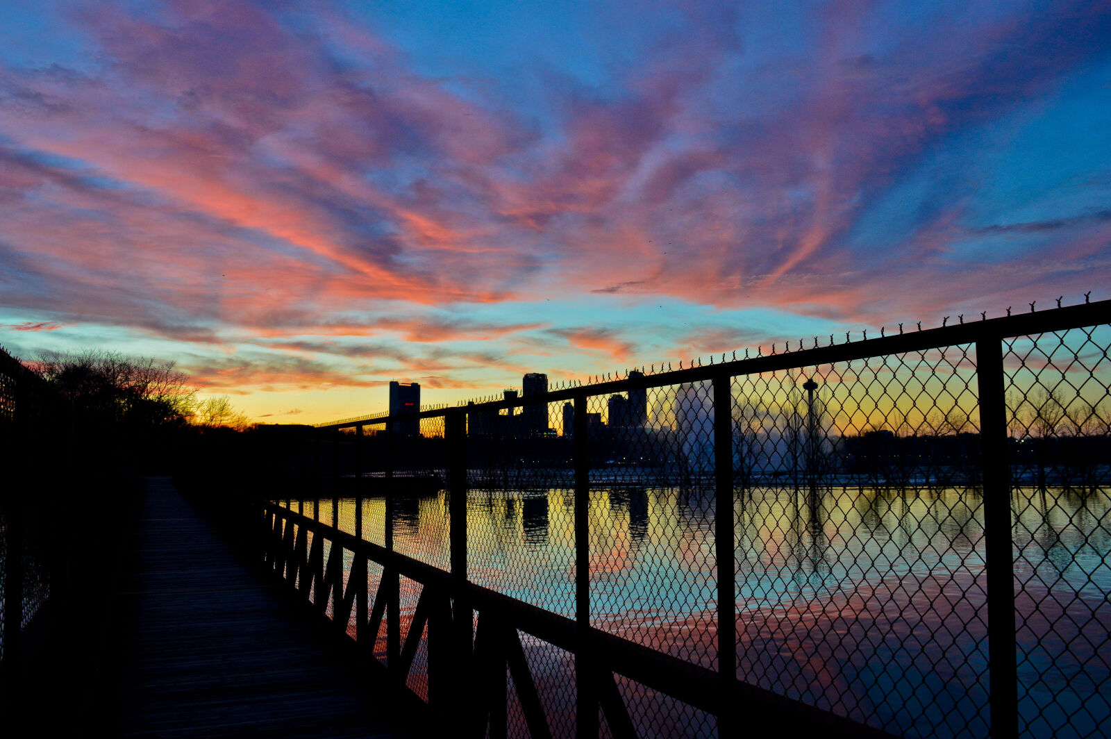 Nikon D3200 sample photo. Contrast, evening, sun, fence photography