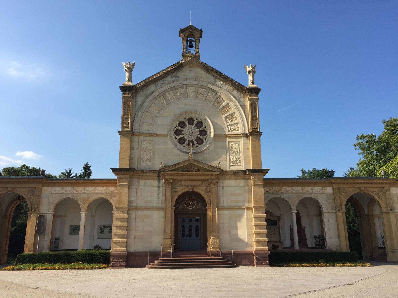 Apple iPhone 6 sample photo. Karlsruhe, main cemetery, portal photography