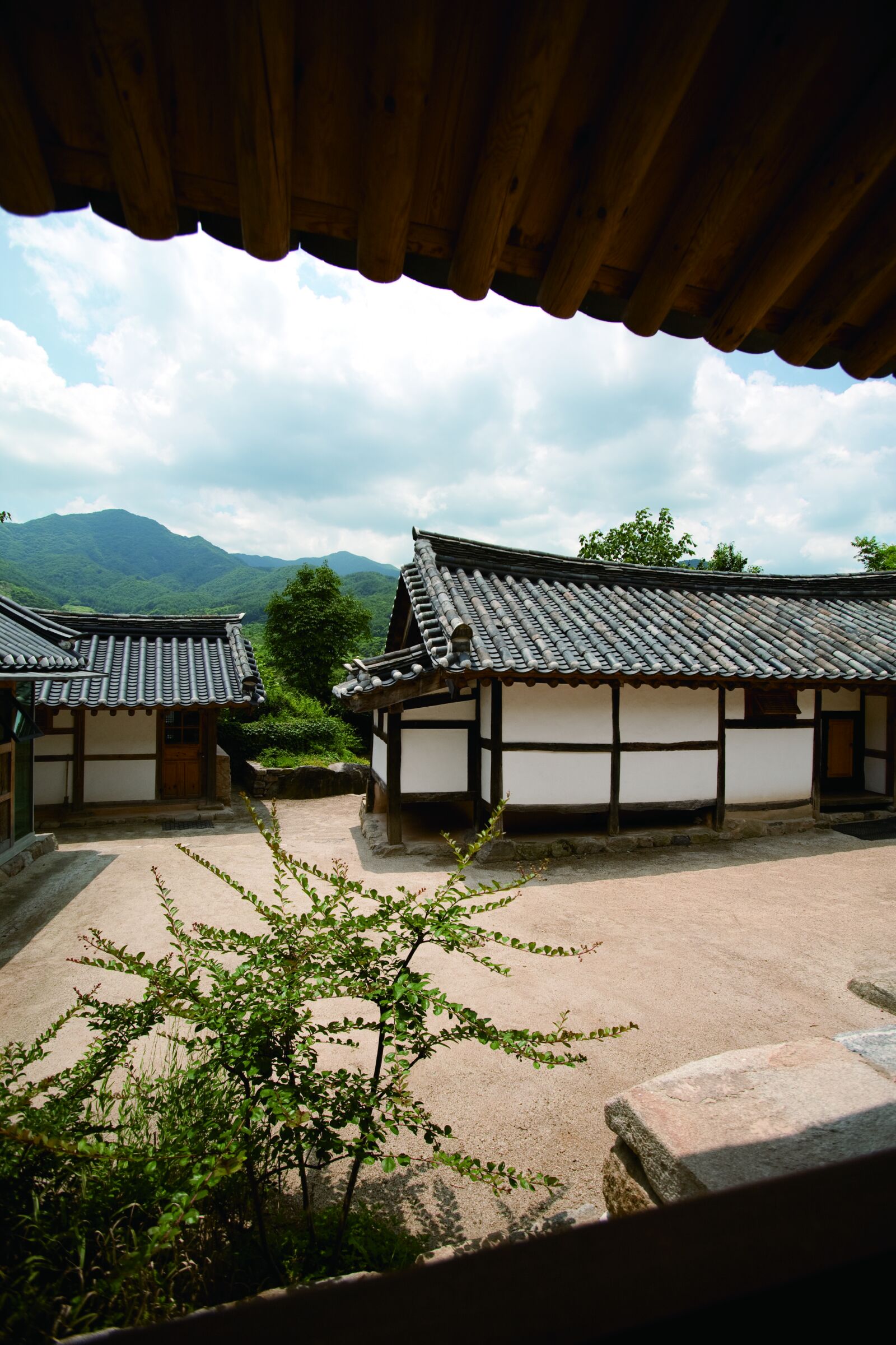 Canon EOS 5D sample photo. Koreanstyle house, hanok, country photography