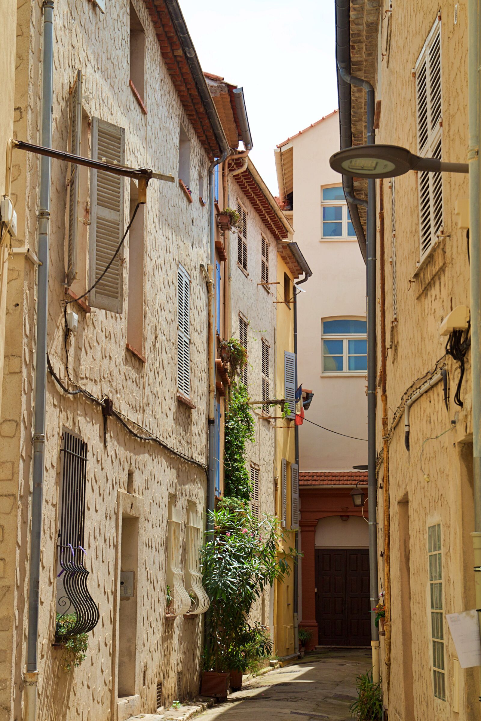 Canon EOS 600D (Rebel EOS T3i / EOS Kiss X5) sample photo. France, antibes, summer photography